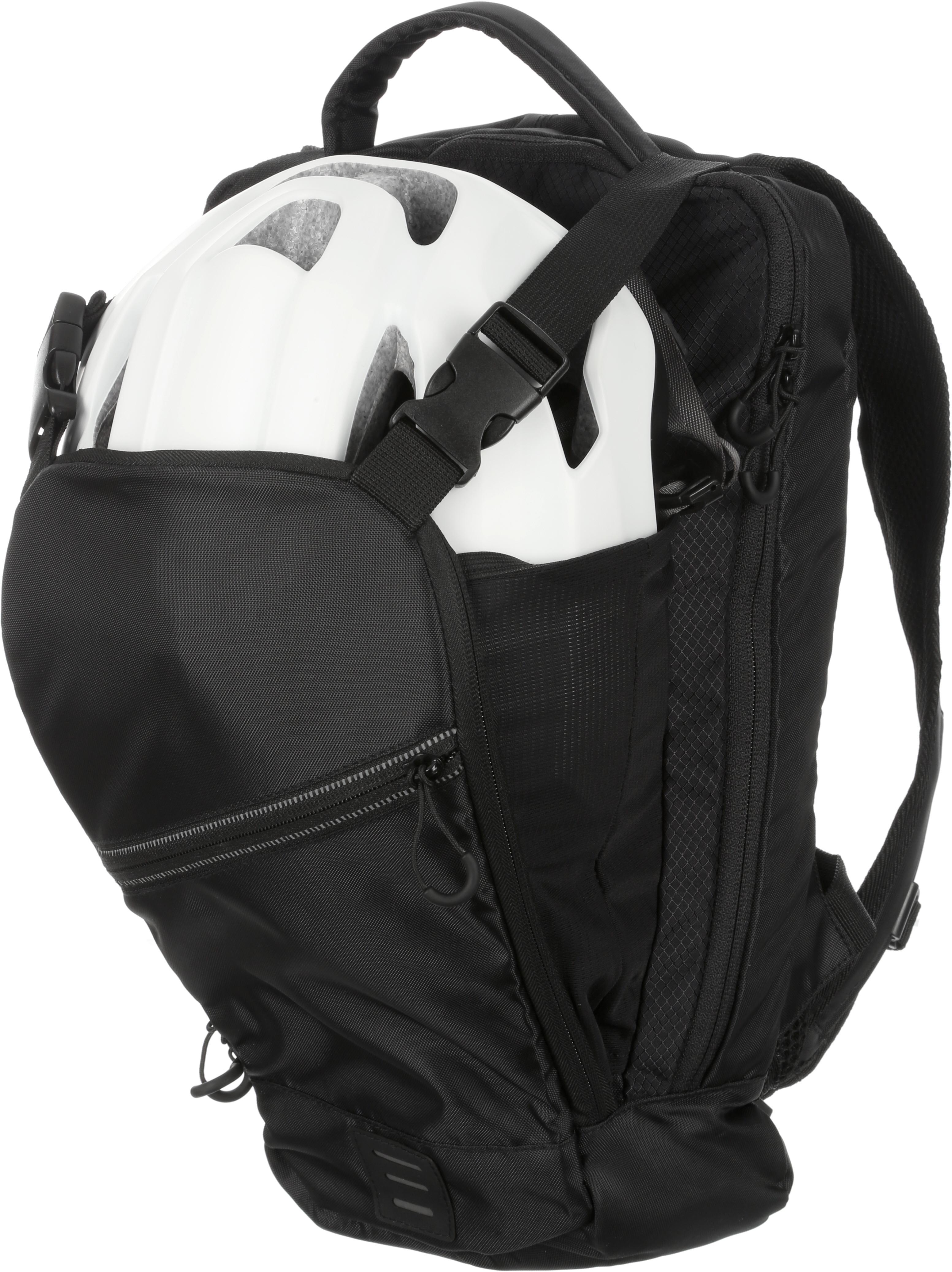 cycling backpack halfords