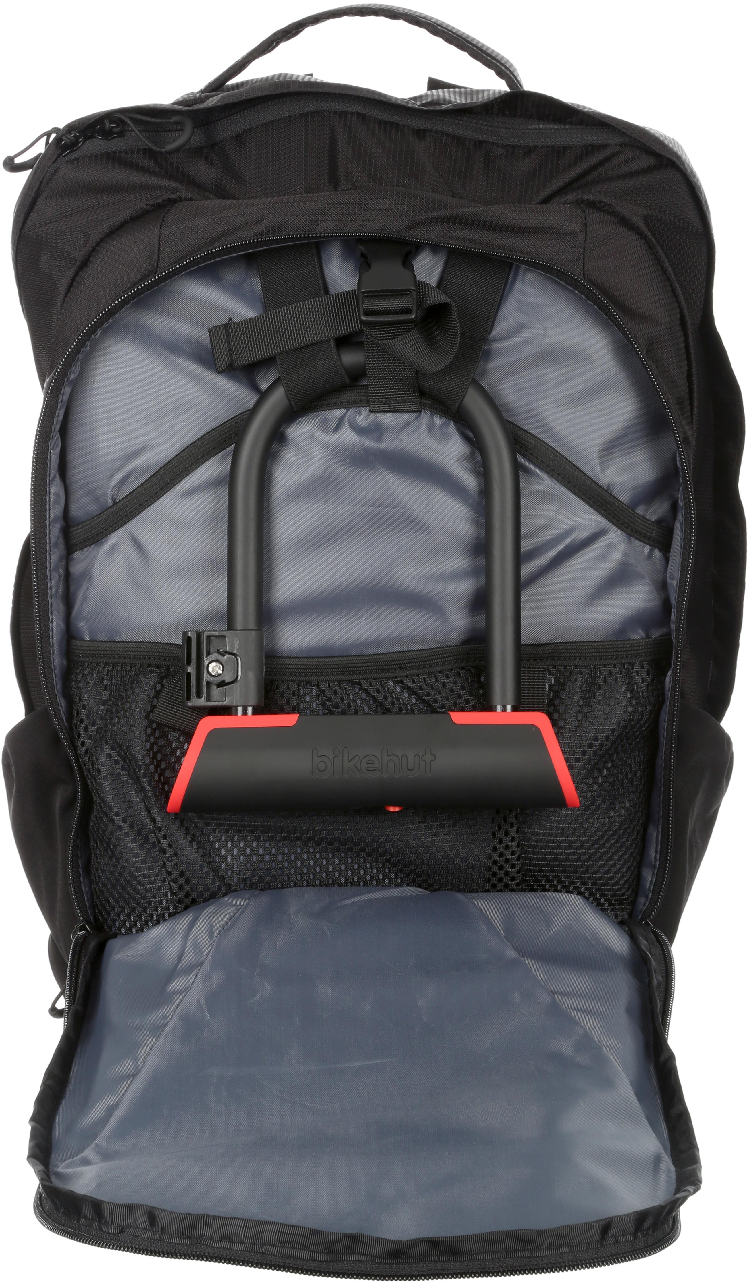 cycling backpack halfords