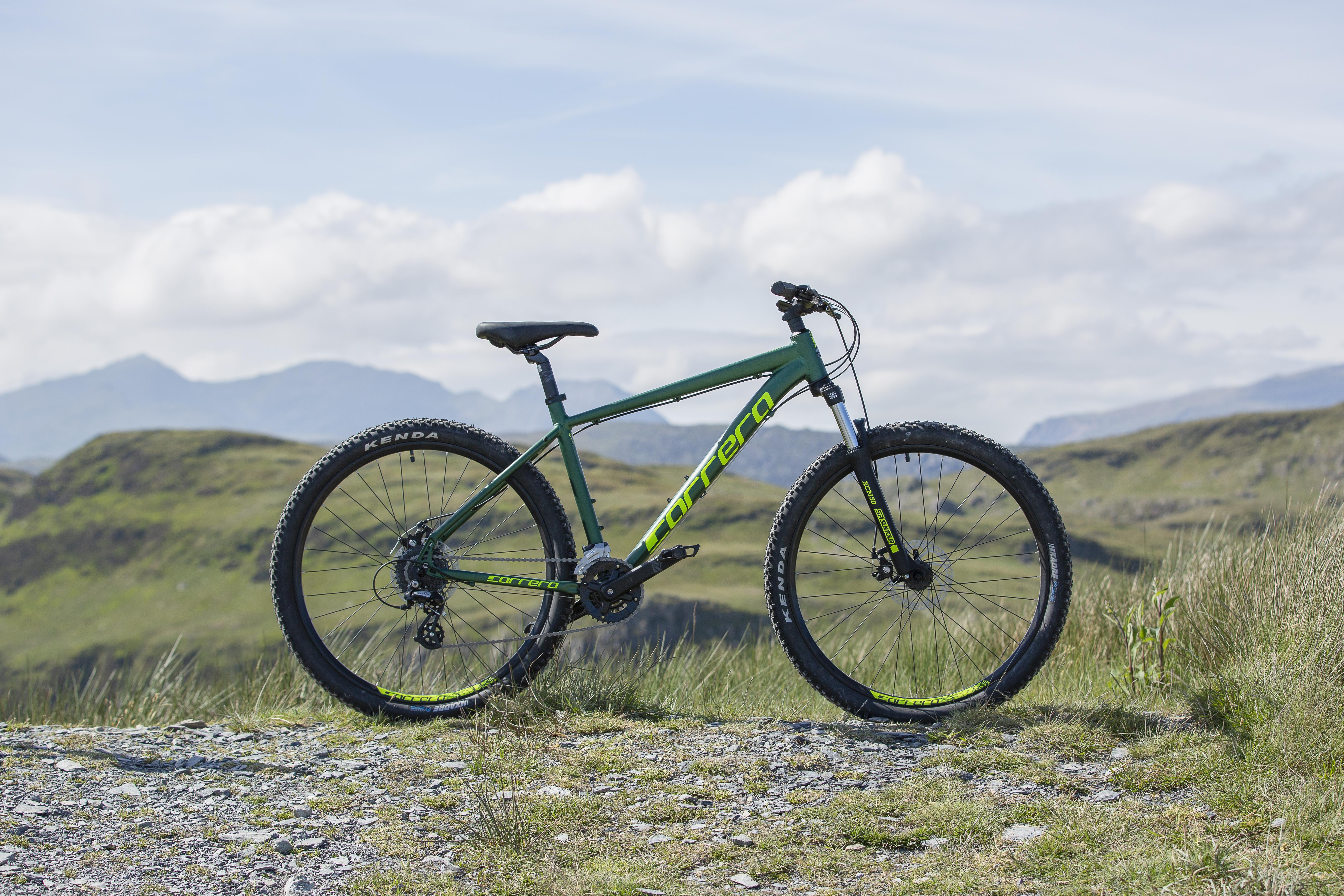 carrera mountain bikes halfords