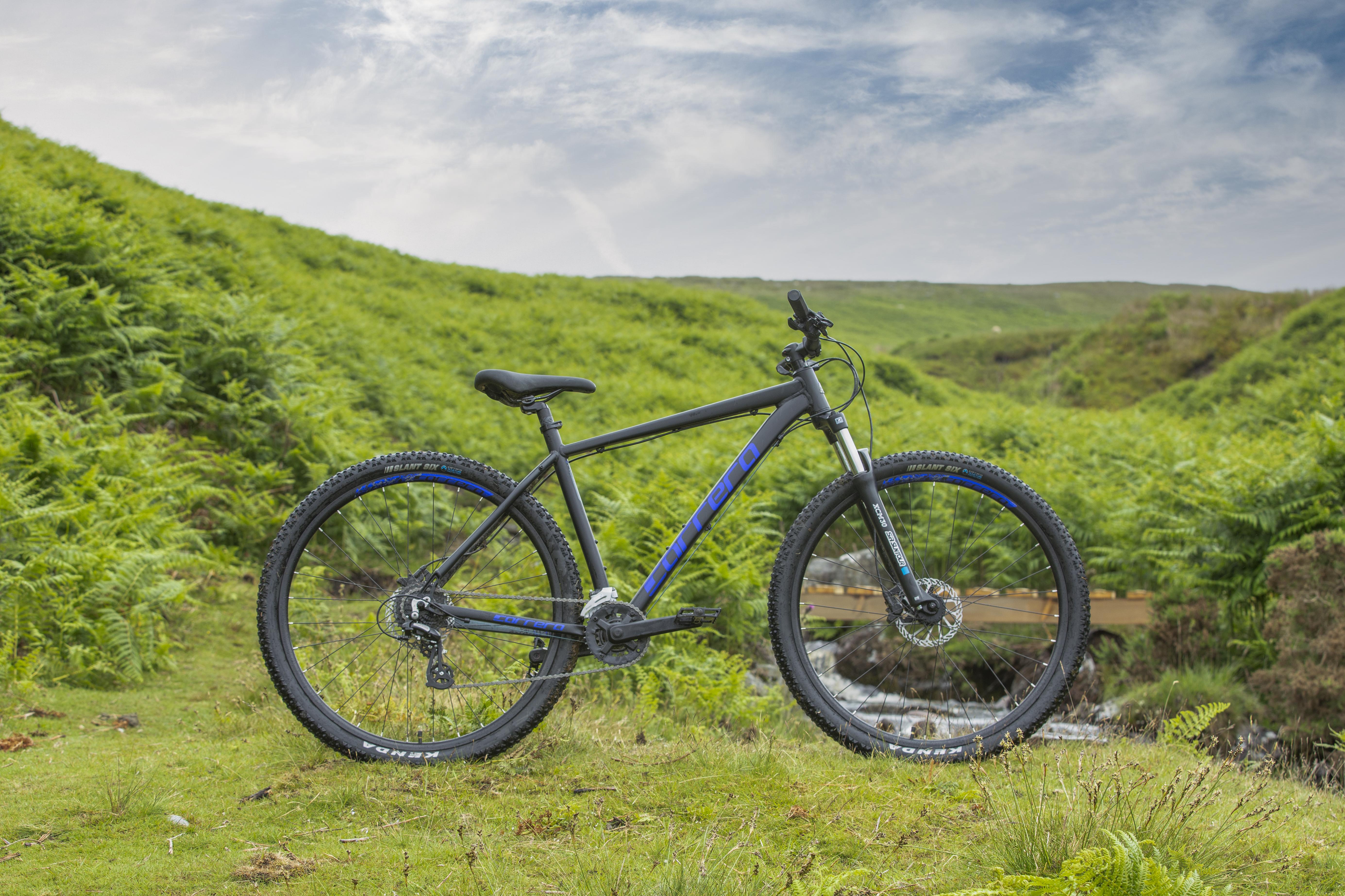 carrera mountain bikes halfords