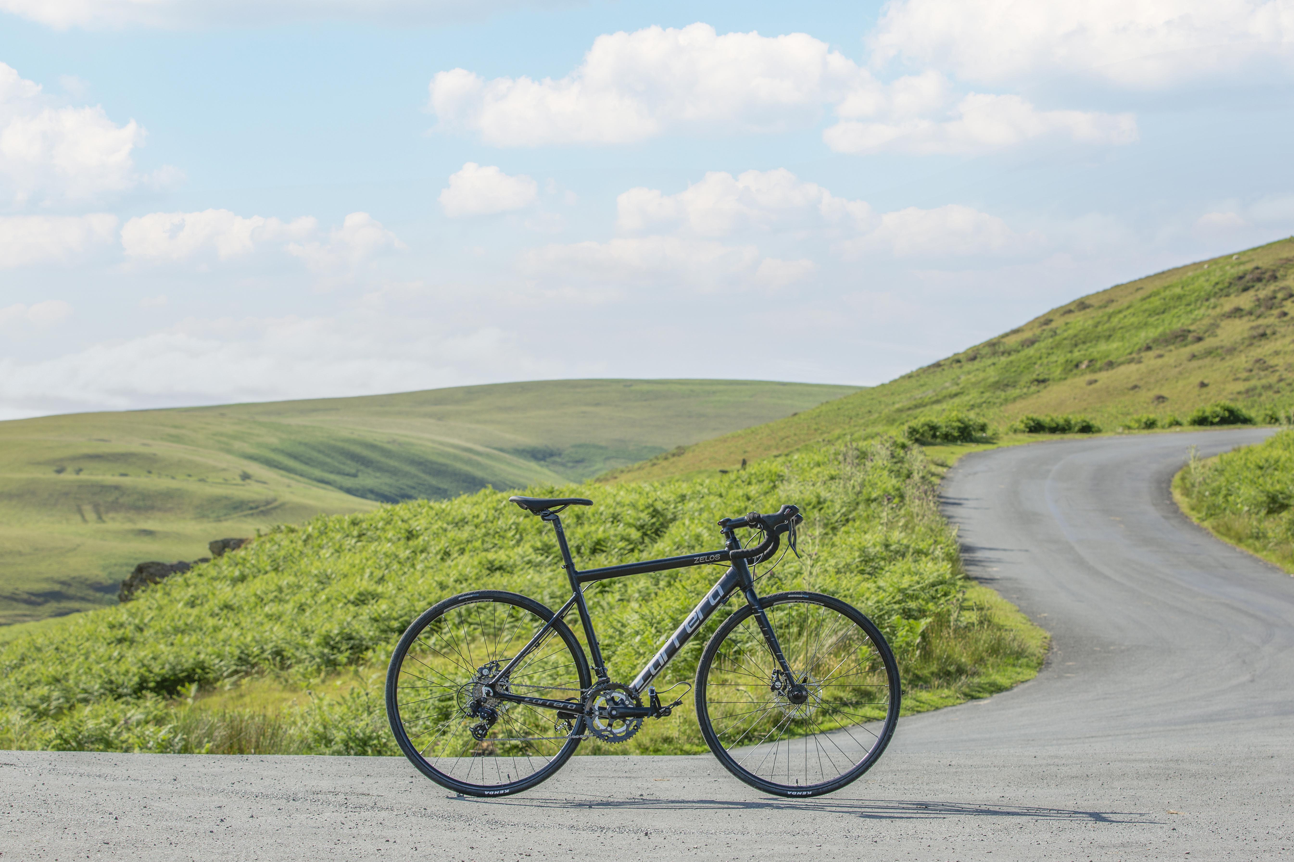 carrera zelos womens road bike