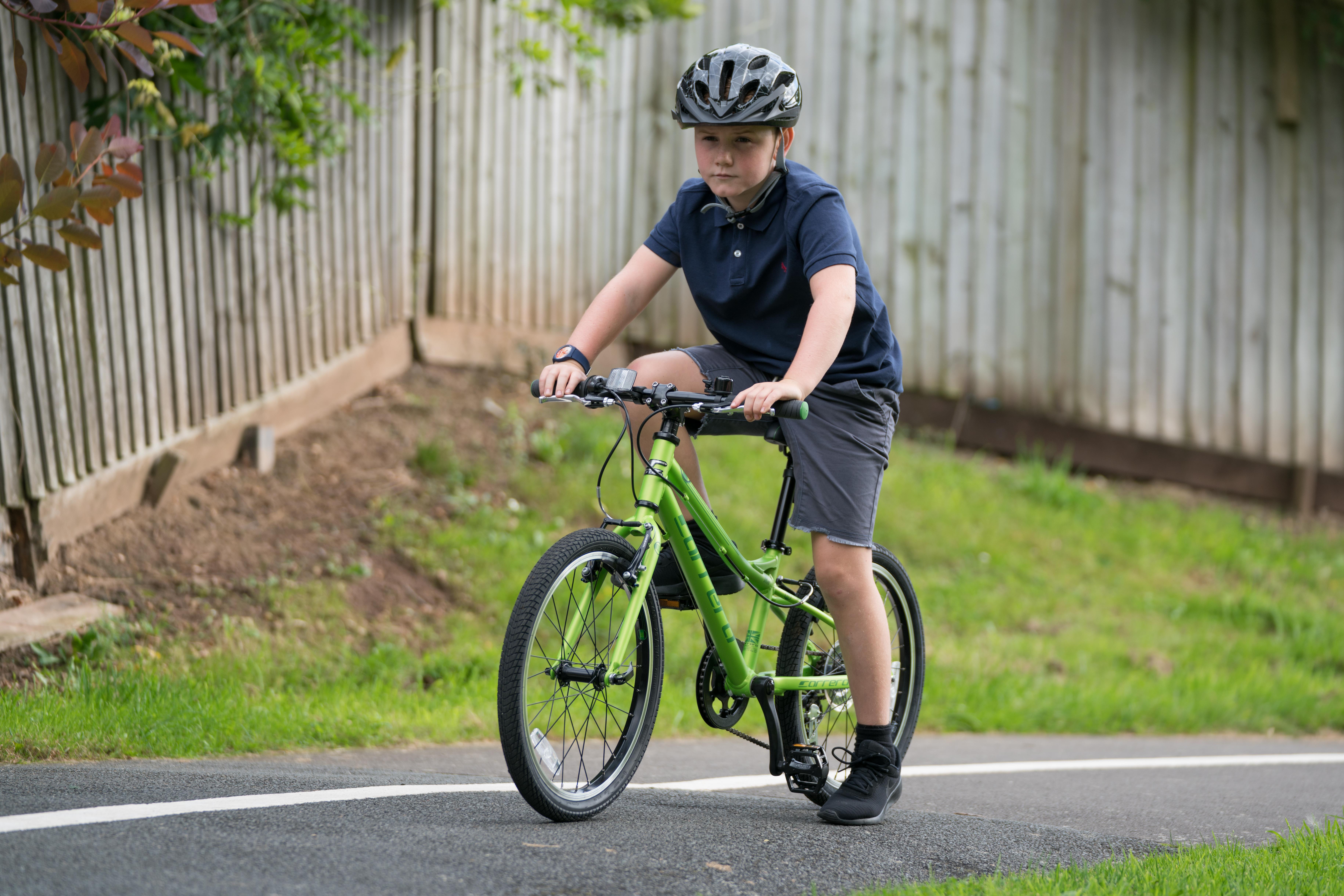 carrera abyss junior hybrid bike