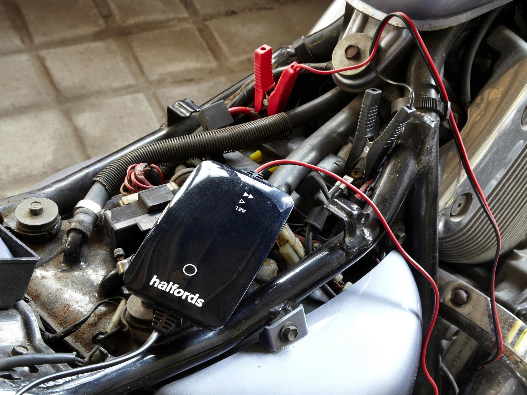 halfords smart motorcycle battery charger