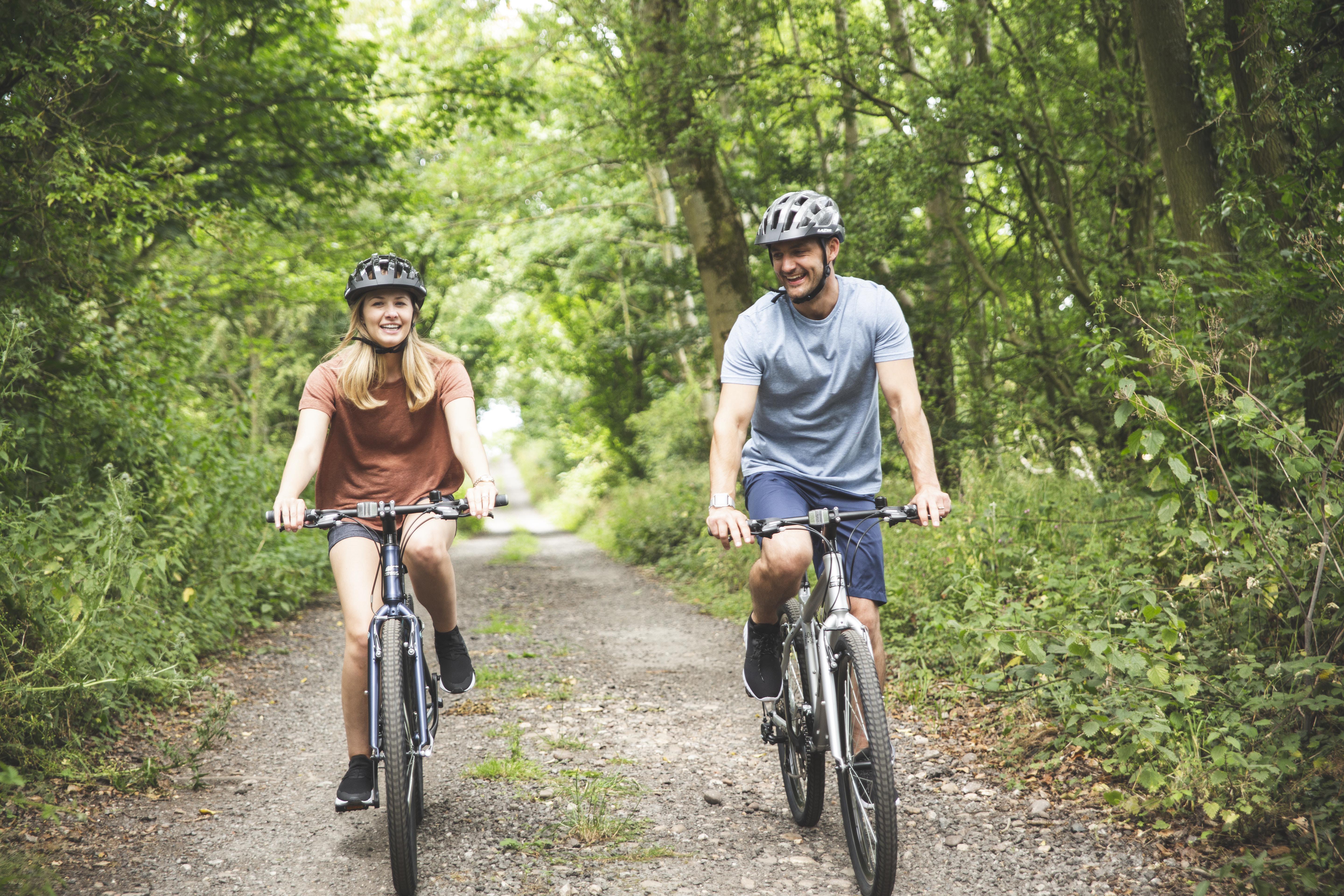 carrera axle womens hybrid bike