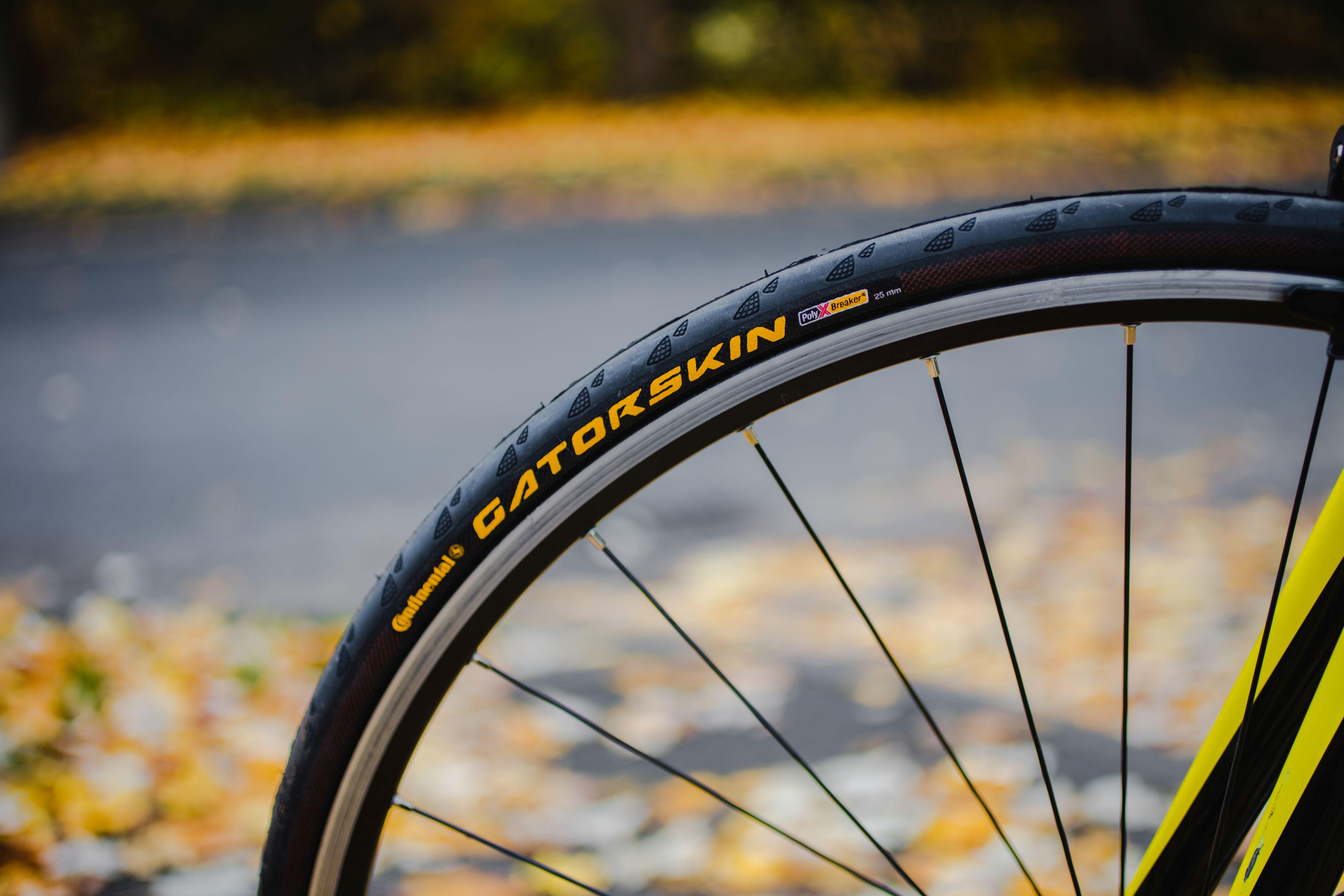 continental gatorskin road bike tyre