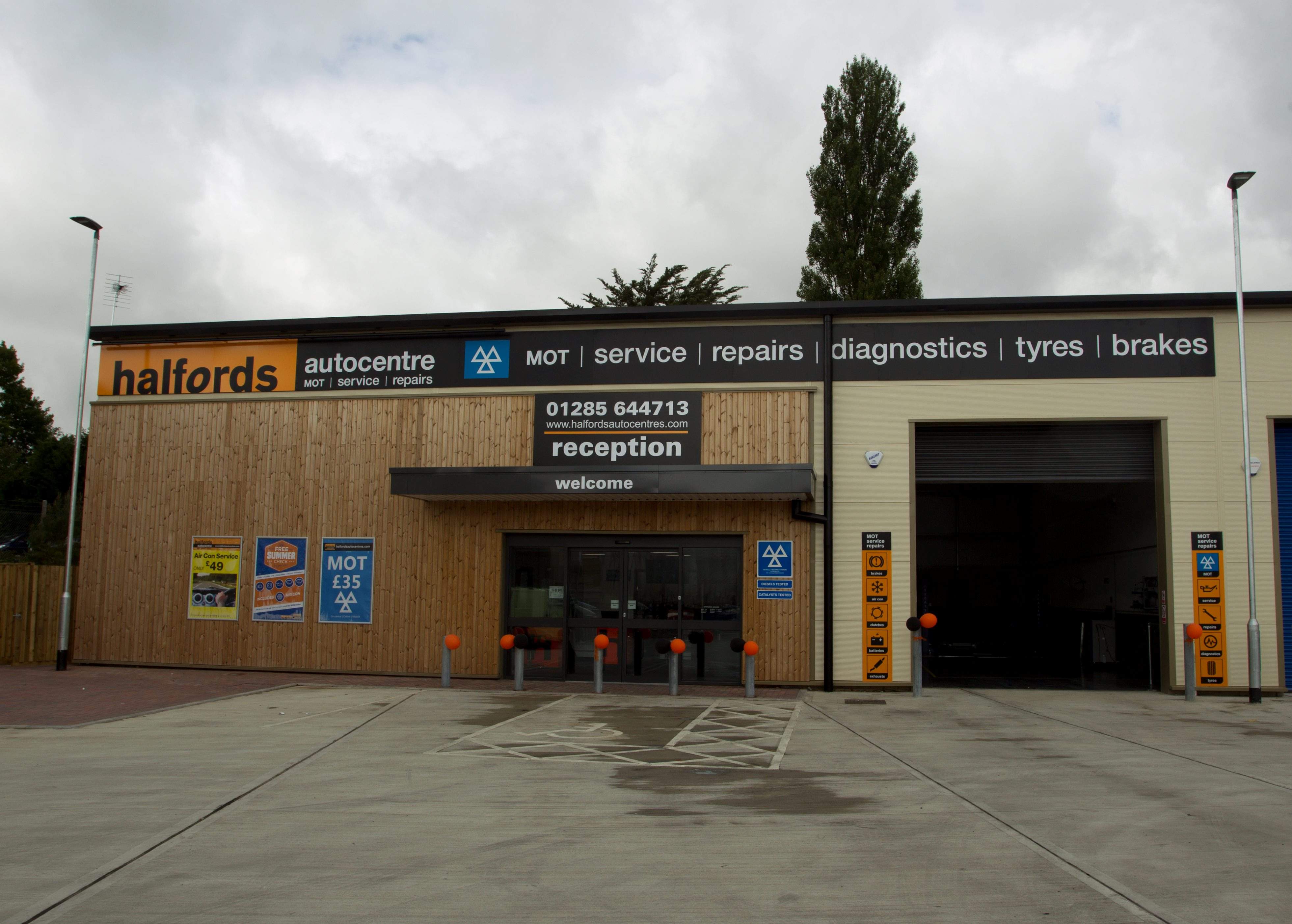 MOT, Car Servicing, Tyres & Repairs in Cirencester Halfords UK