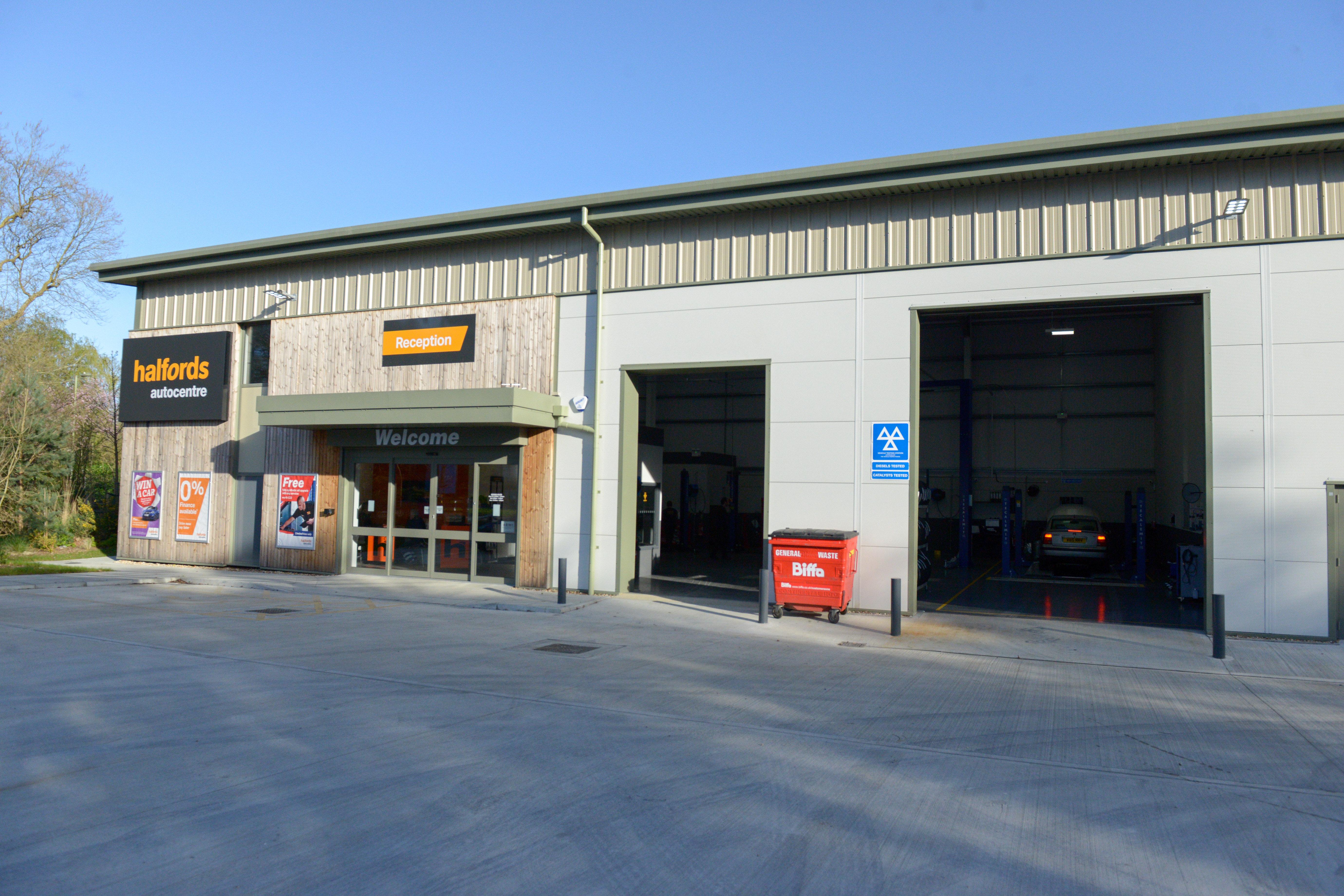 Halfords Autocentre Lymington