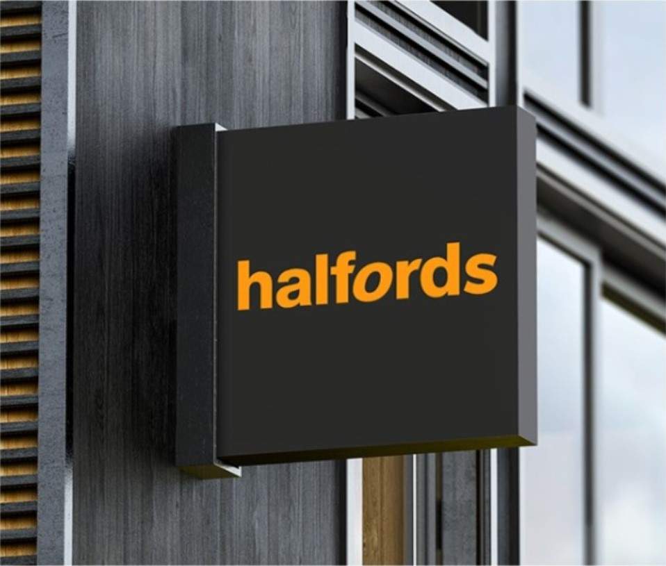MOT Servicing Tyres Repairs in Slough Farnham Road Halfords UK