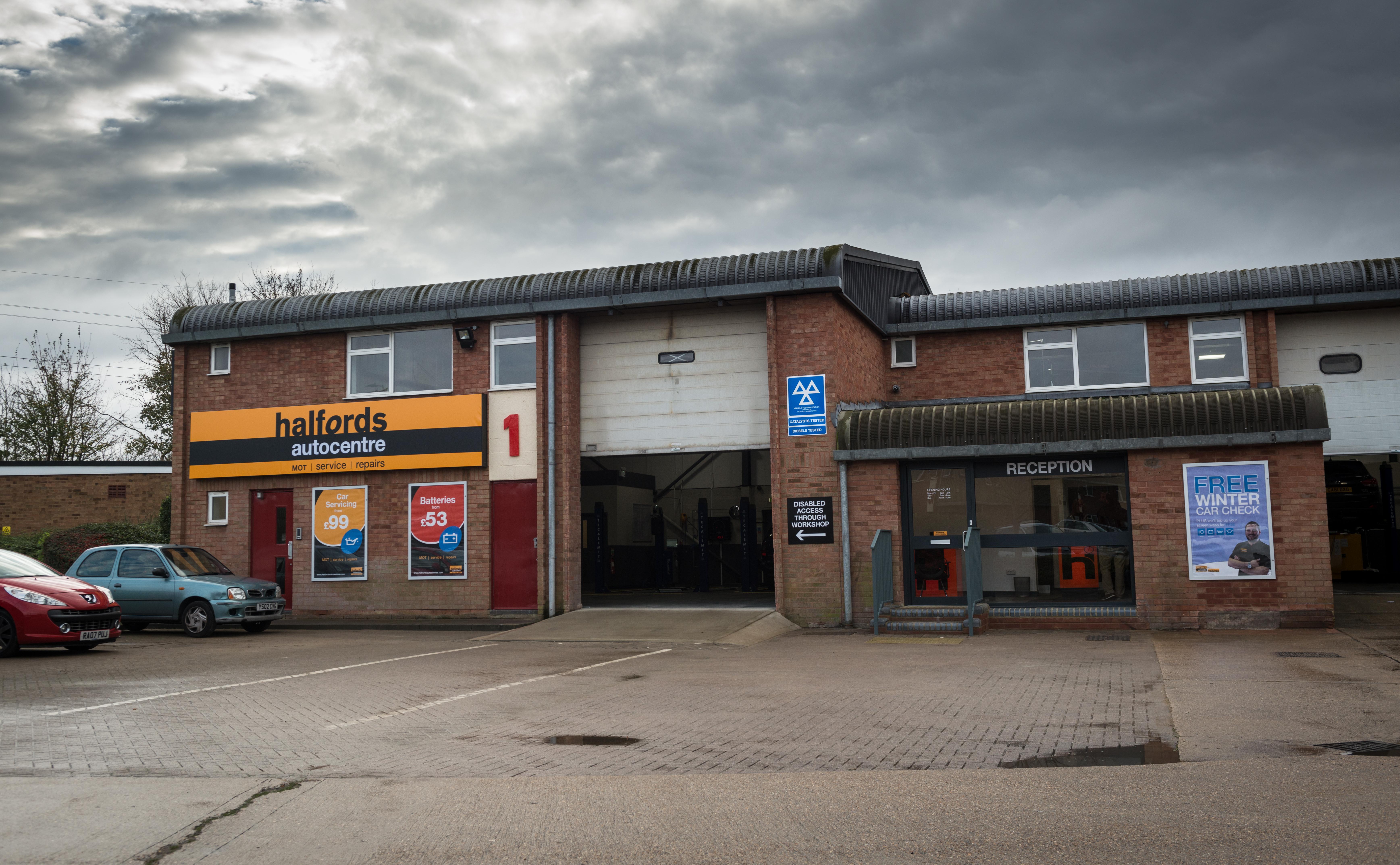 Halfords Autocentre Watford