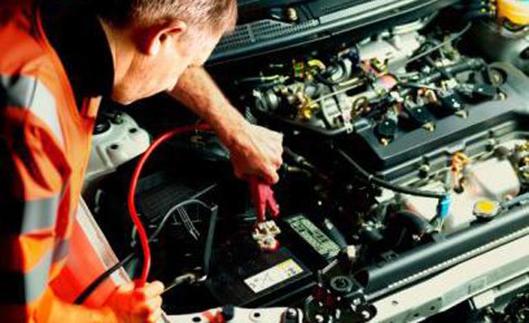 Halfords Advice Centre | Car Battery Chargers Buyers Guide