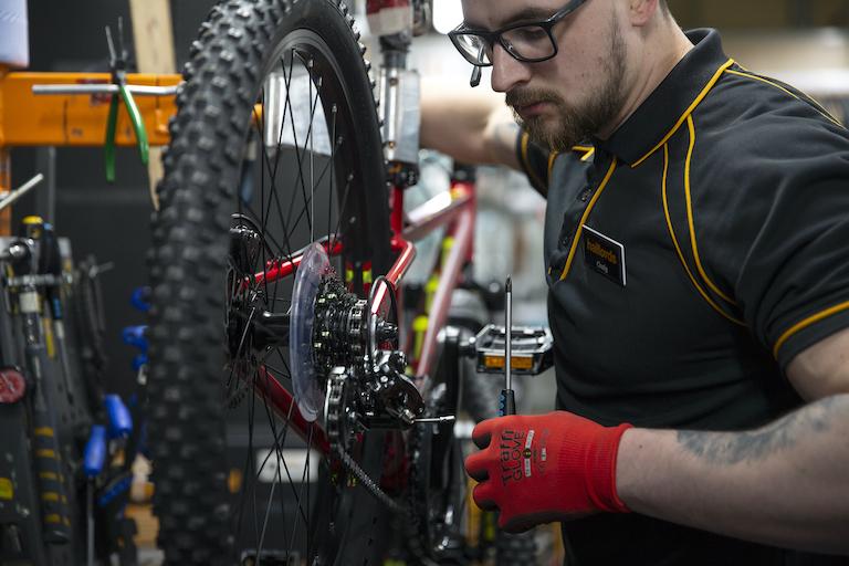 Do halfords shop fix bikes