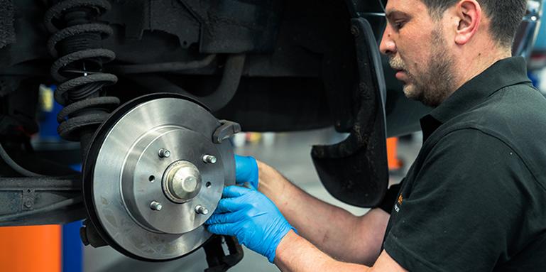 Image for How can I tell if my brakes need replacing? article