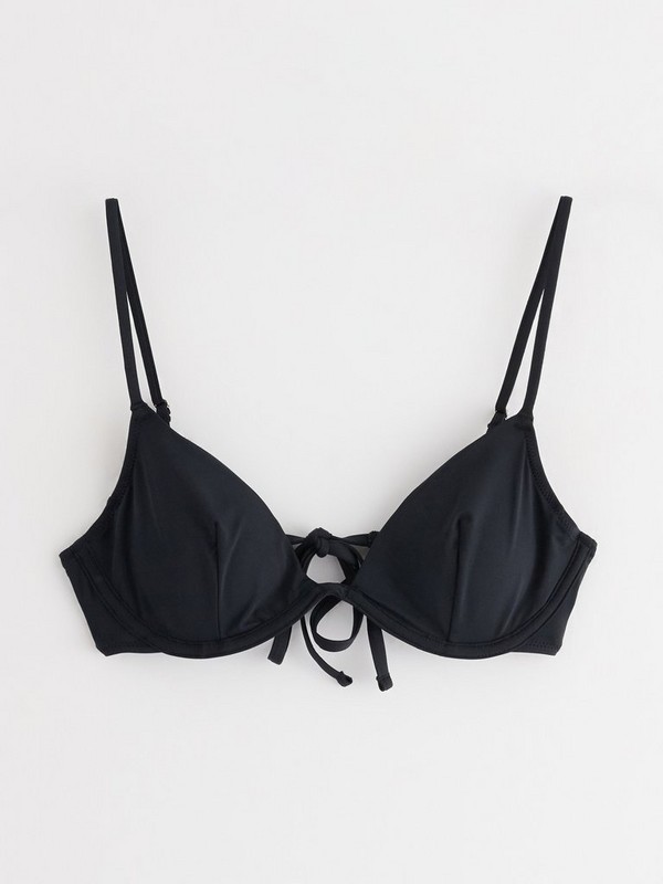 Bikini top with underwire