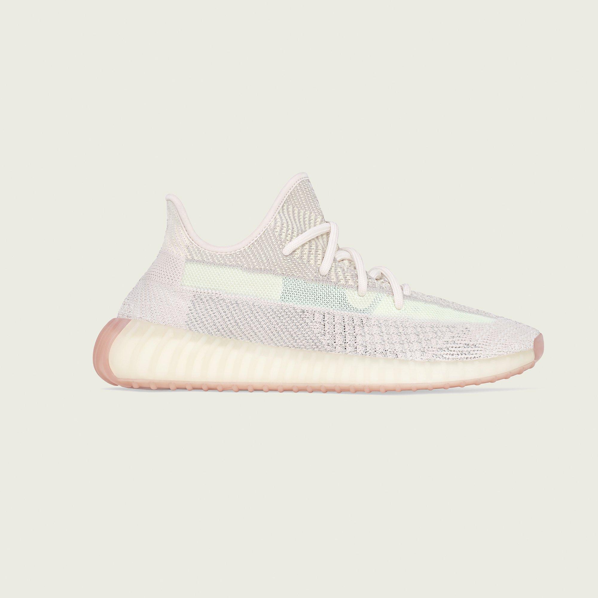 yeezy 350 v2 comfort