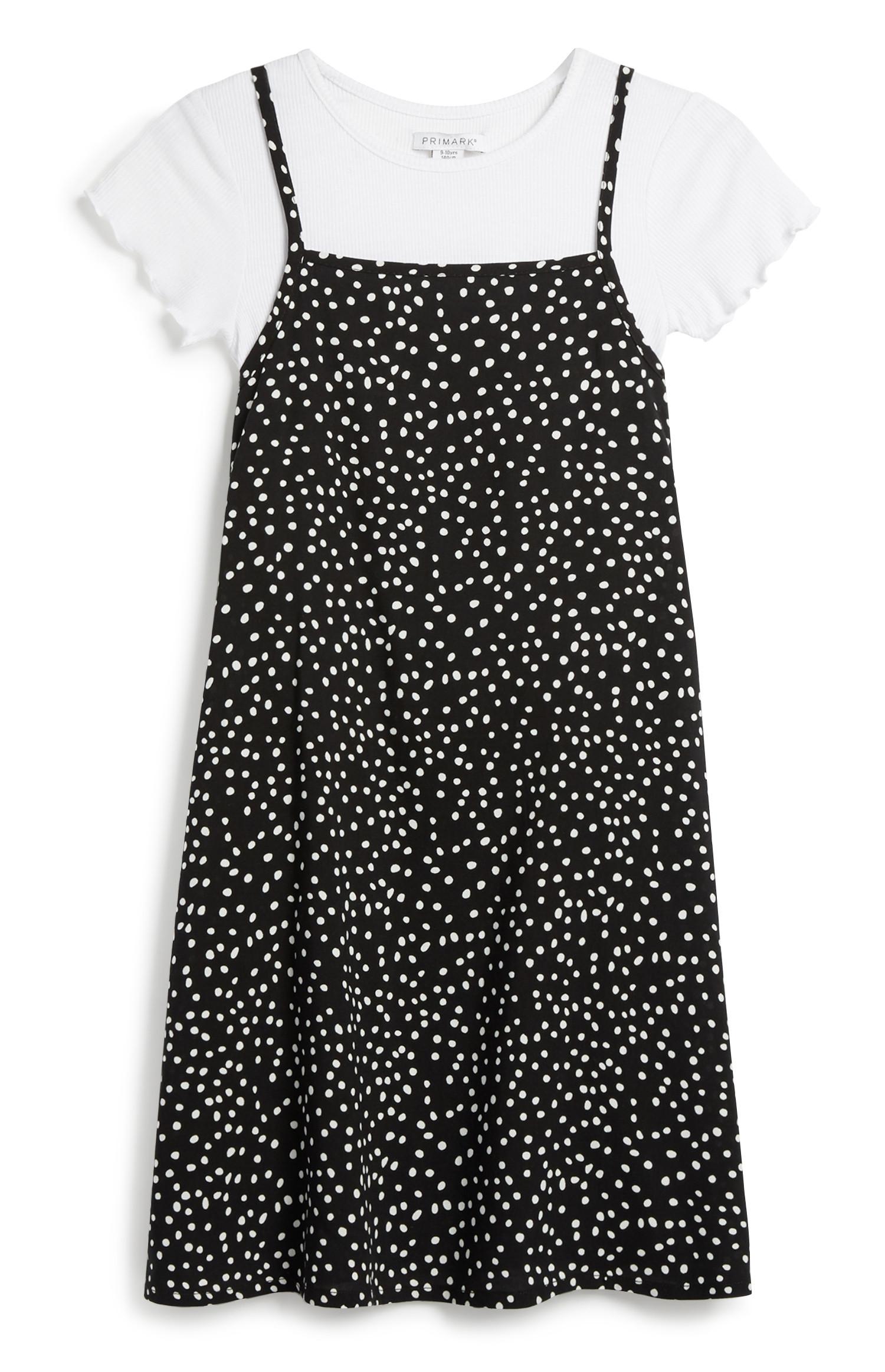 Gepunktetes T-Shirt-Kleid