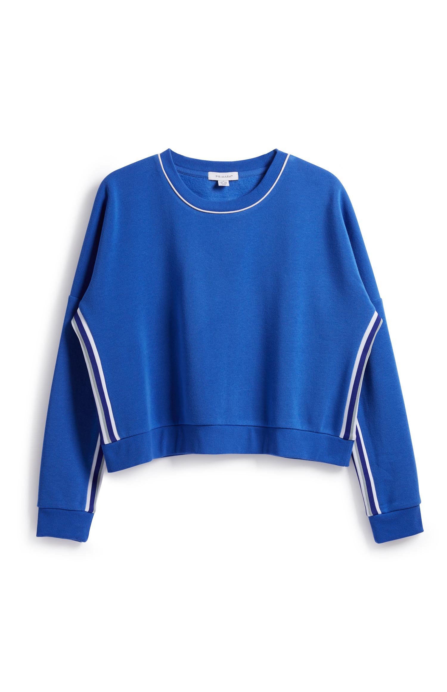 Kurzer, blauer Pullover mit Streifen