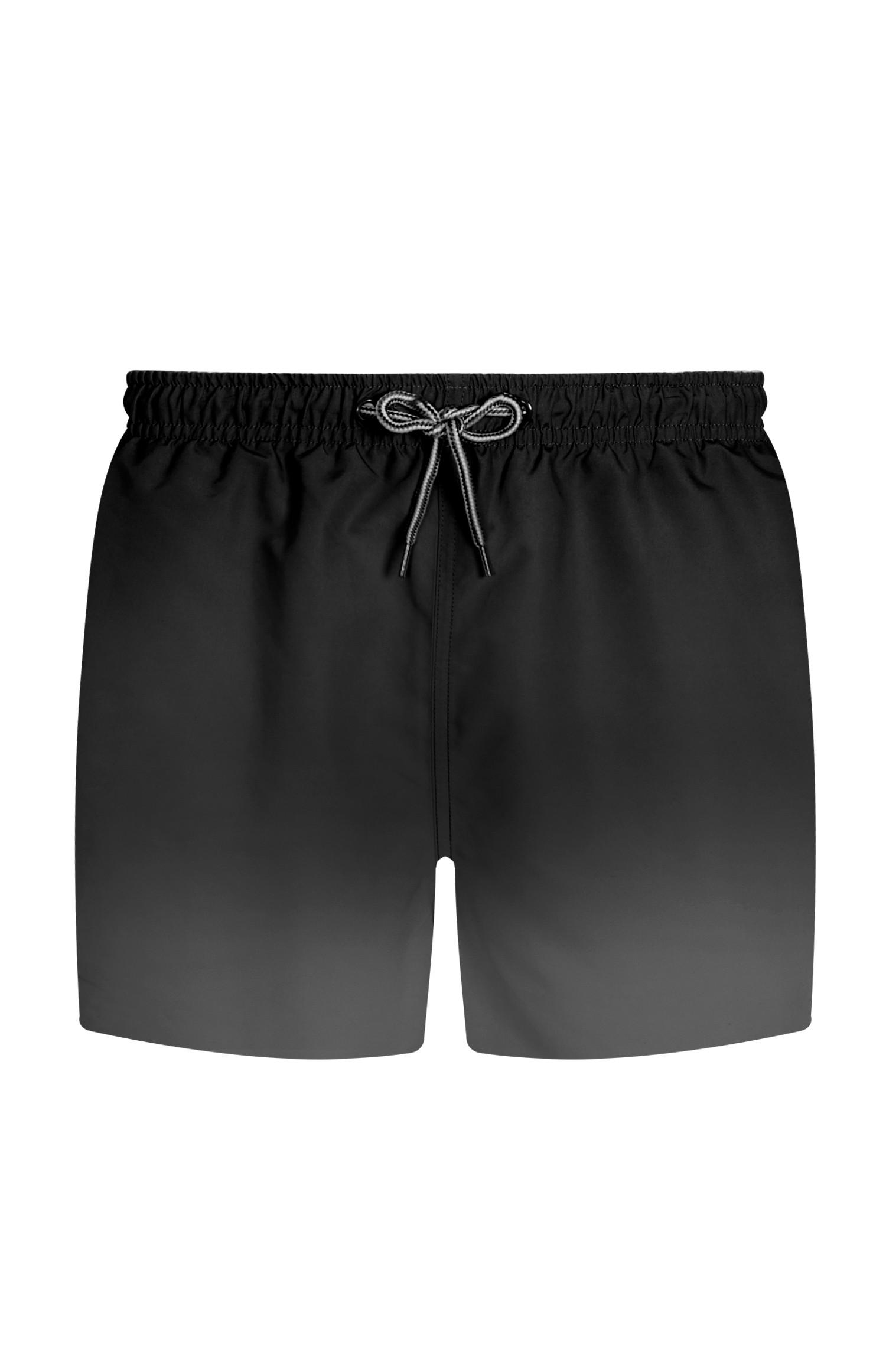 Schwarze Shorts im Dip-Dye-Look
