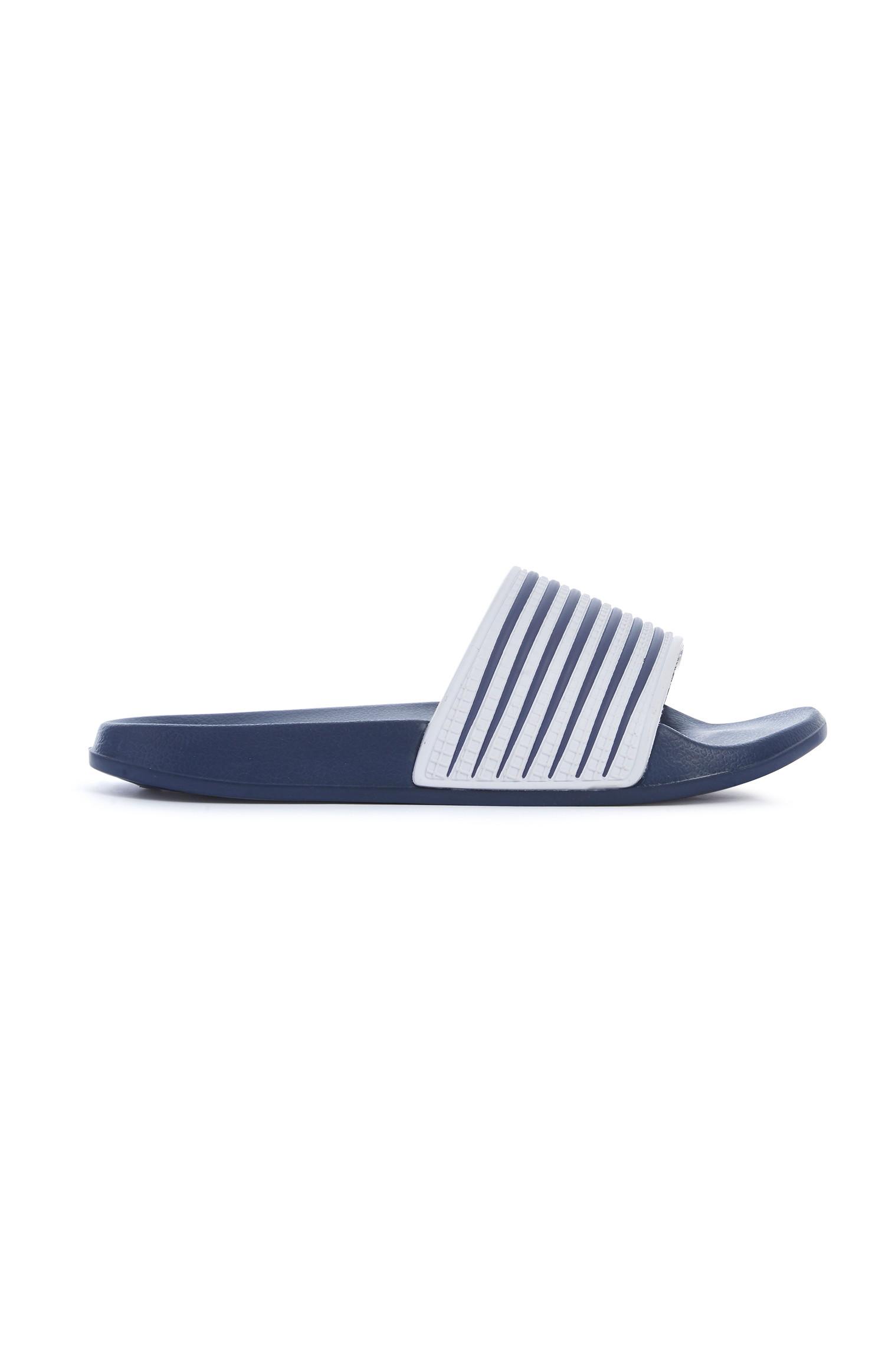 Blau gestreifte Badesandalen