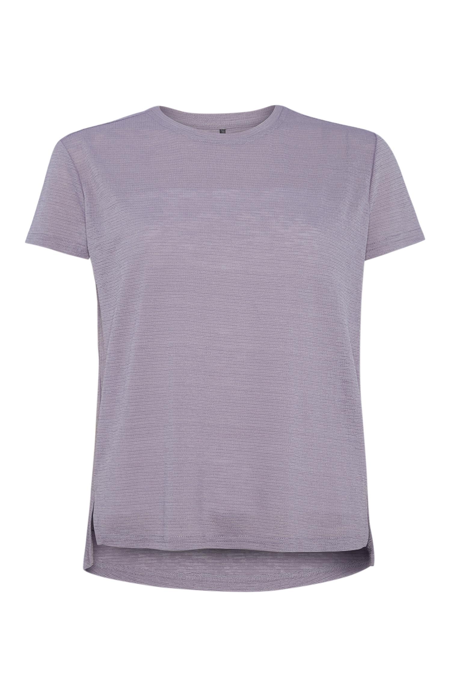 Lilafarbenes T-Shirt