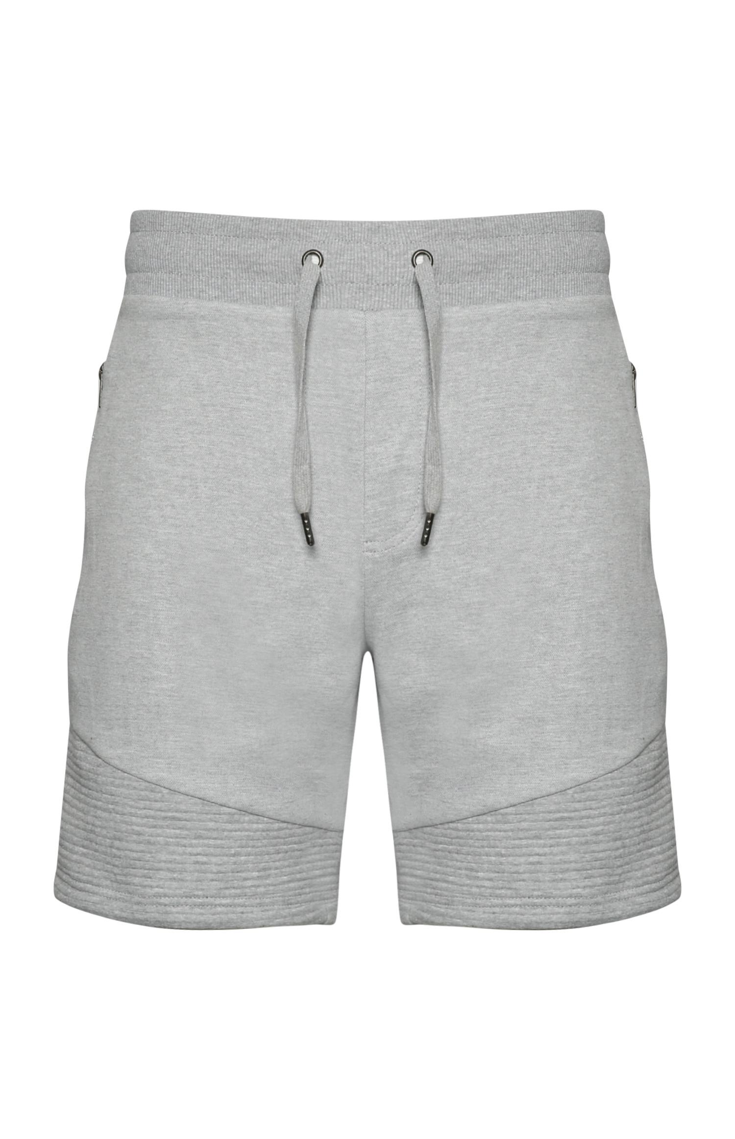 Graue Shorts