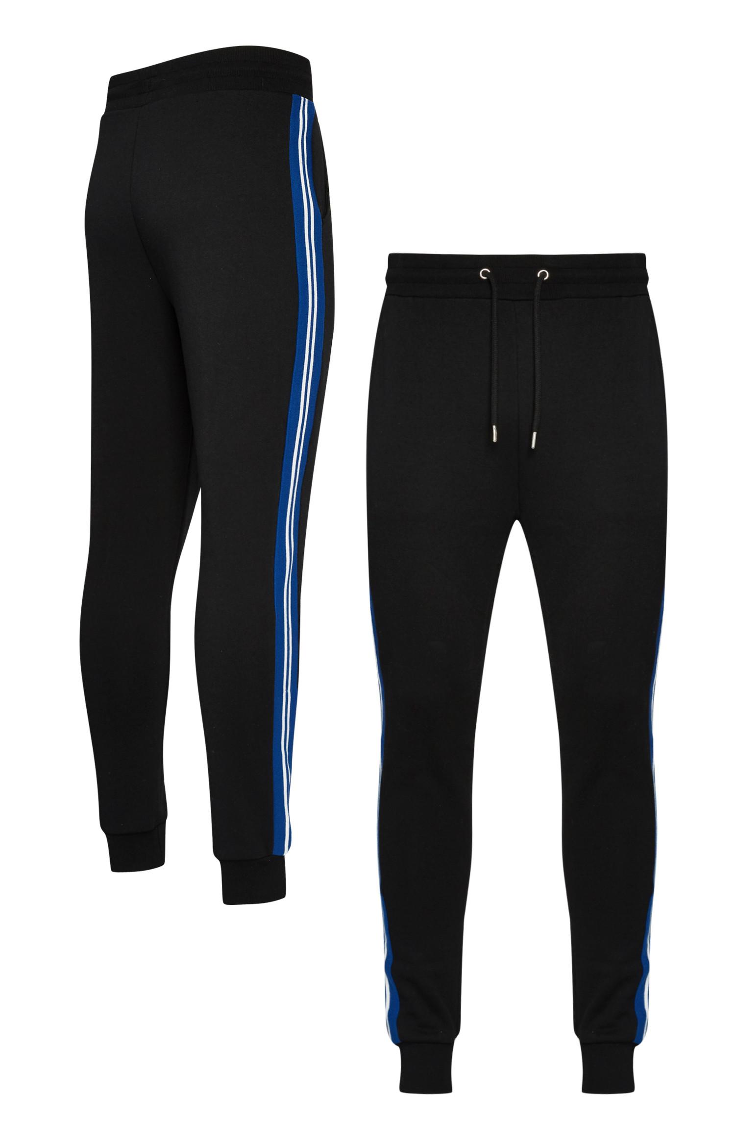 Schwarze Jogginghose mit Seitenstreifen