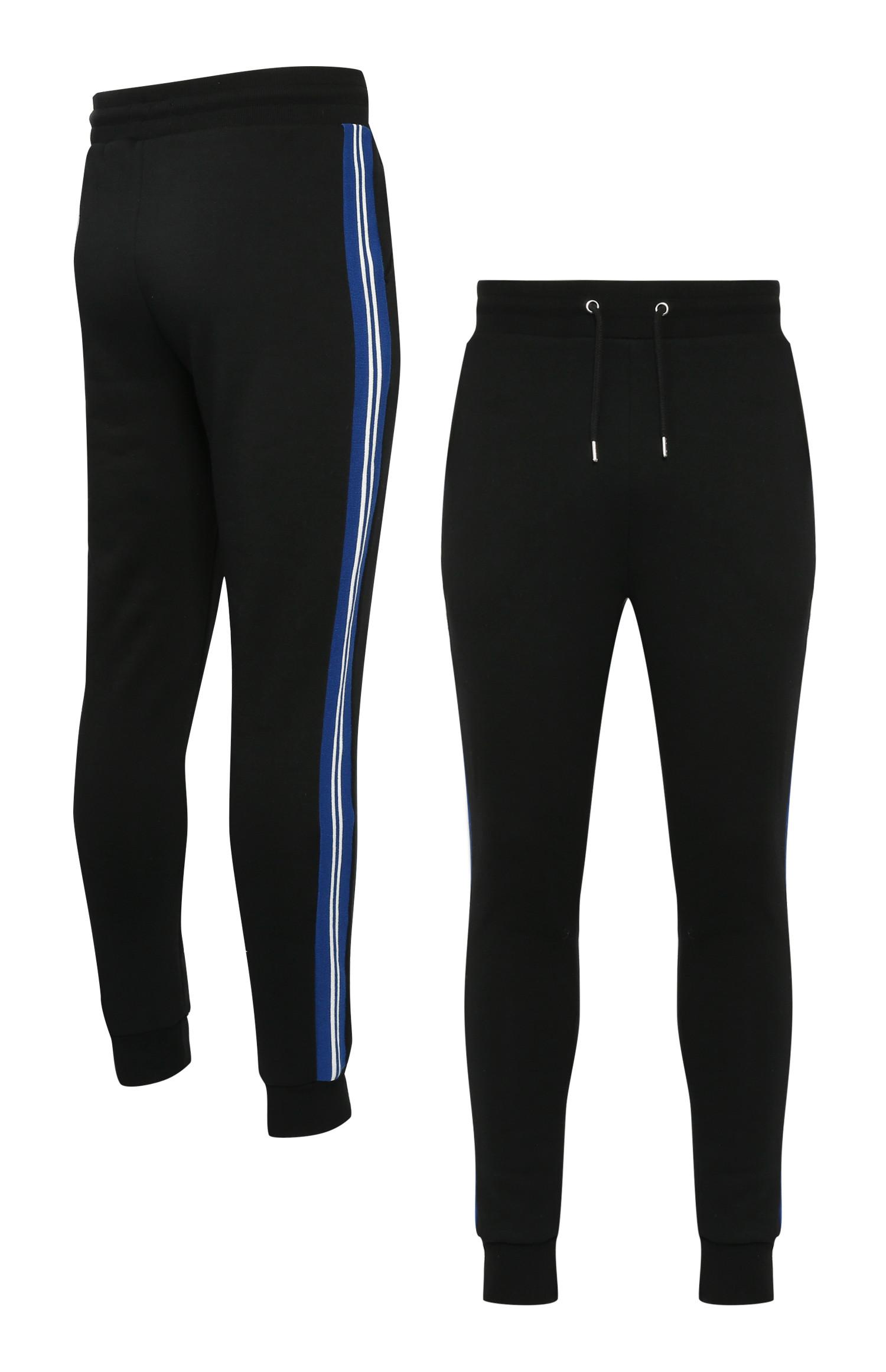 Schwarze Jogginghose mit Seitenstreifen