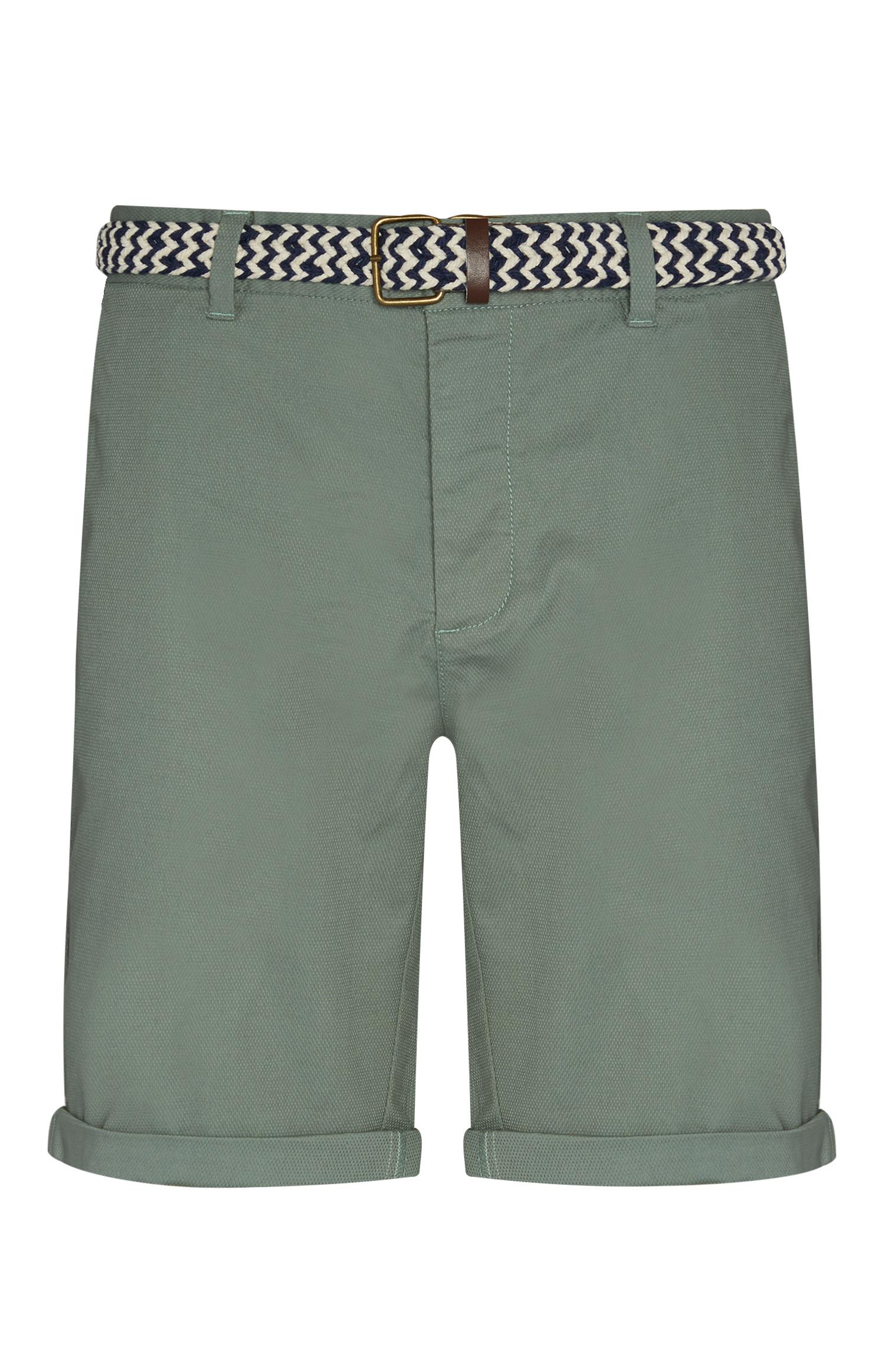 Grüne Shorts mit Gürtel
