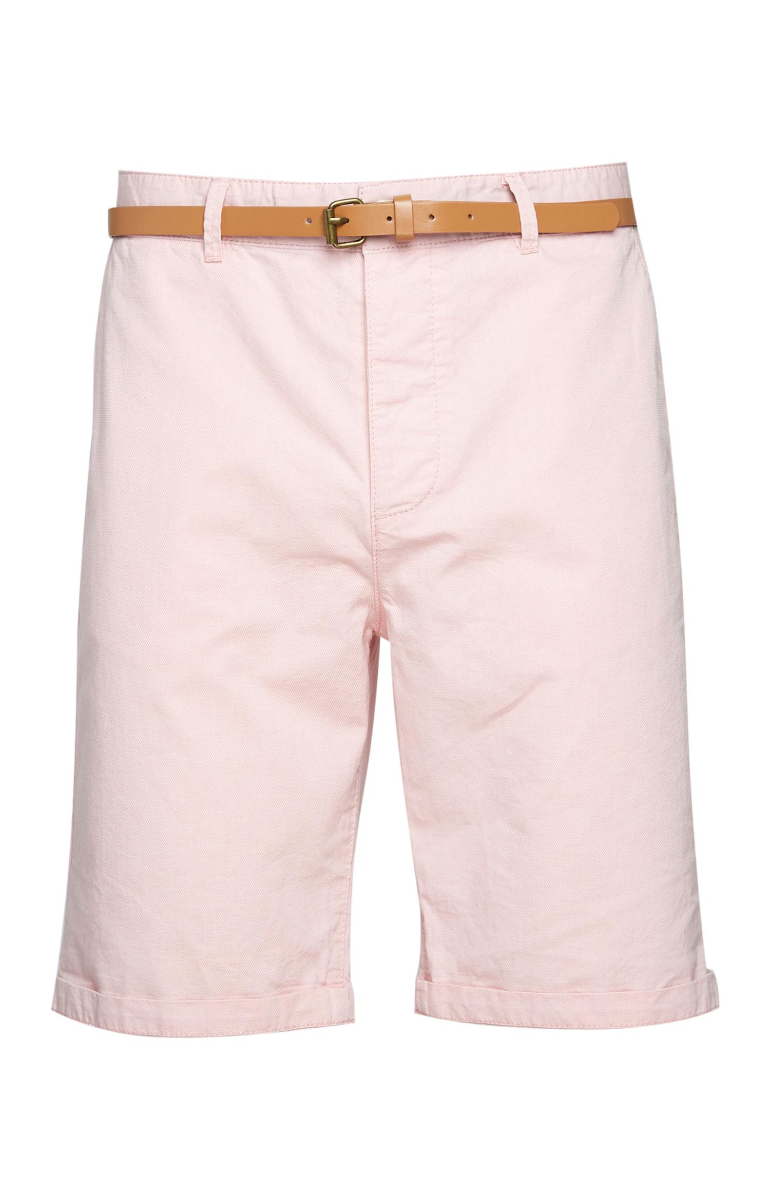Pinke Shorts mit Gürtel