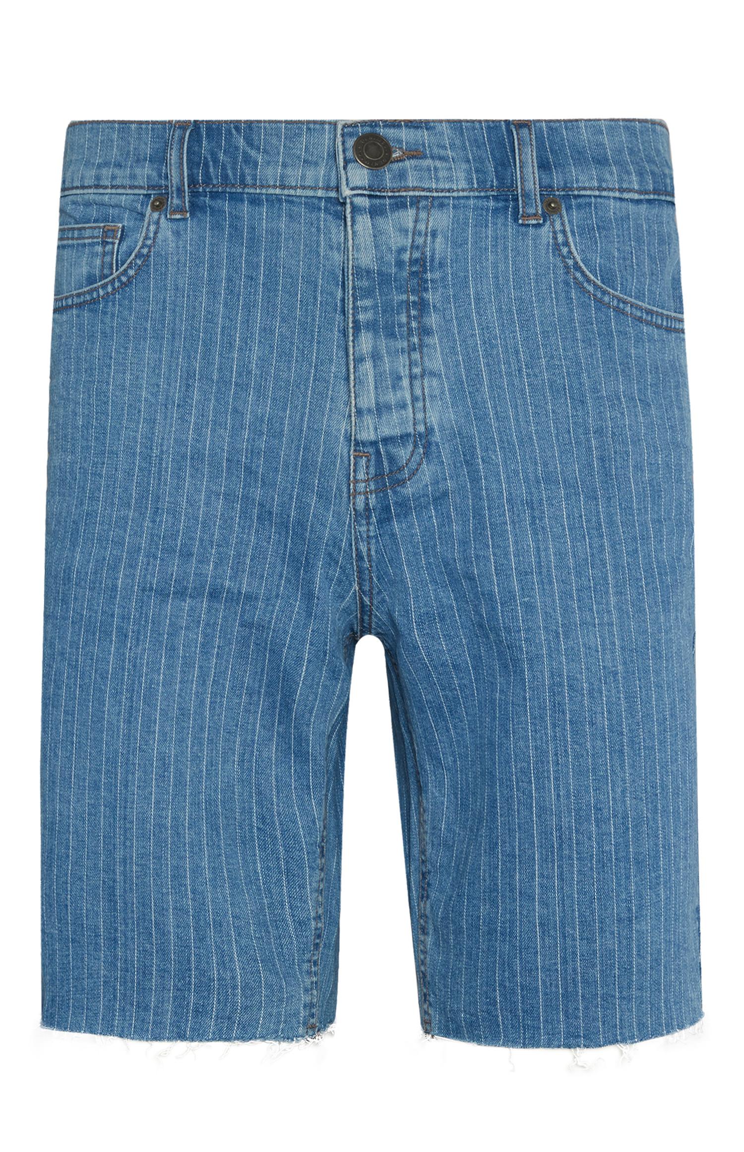Blau gestreifte Jeansshorts