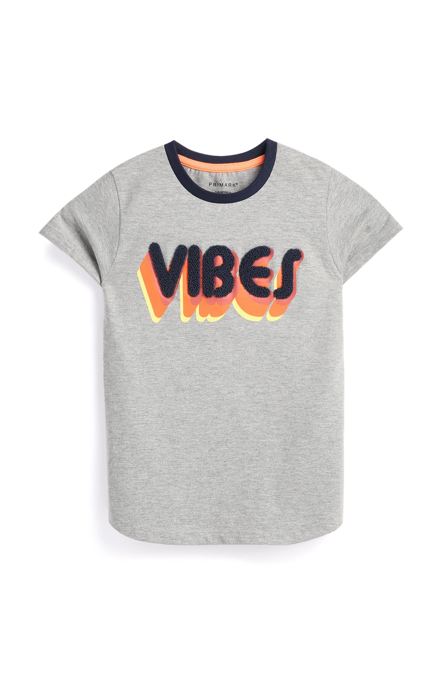 Graues „Vibes“ T-Shirt (kleine Jungen)