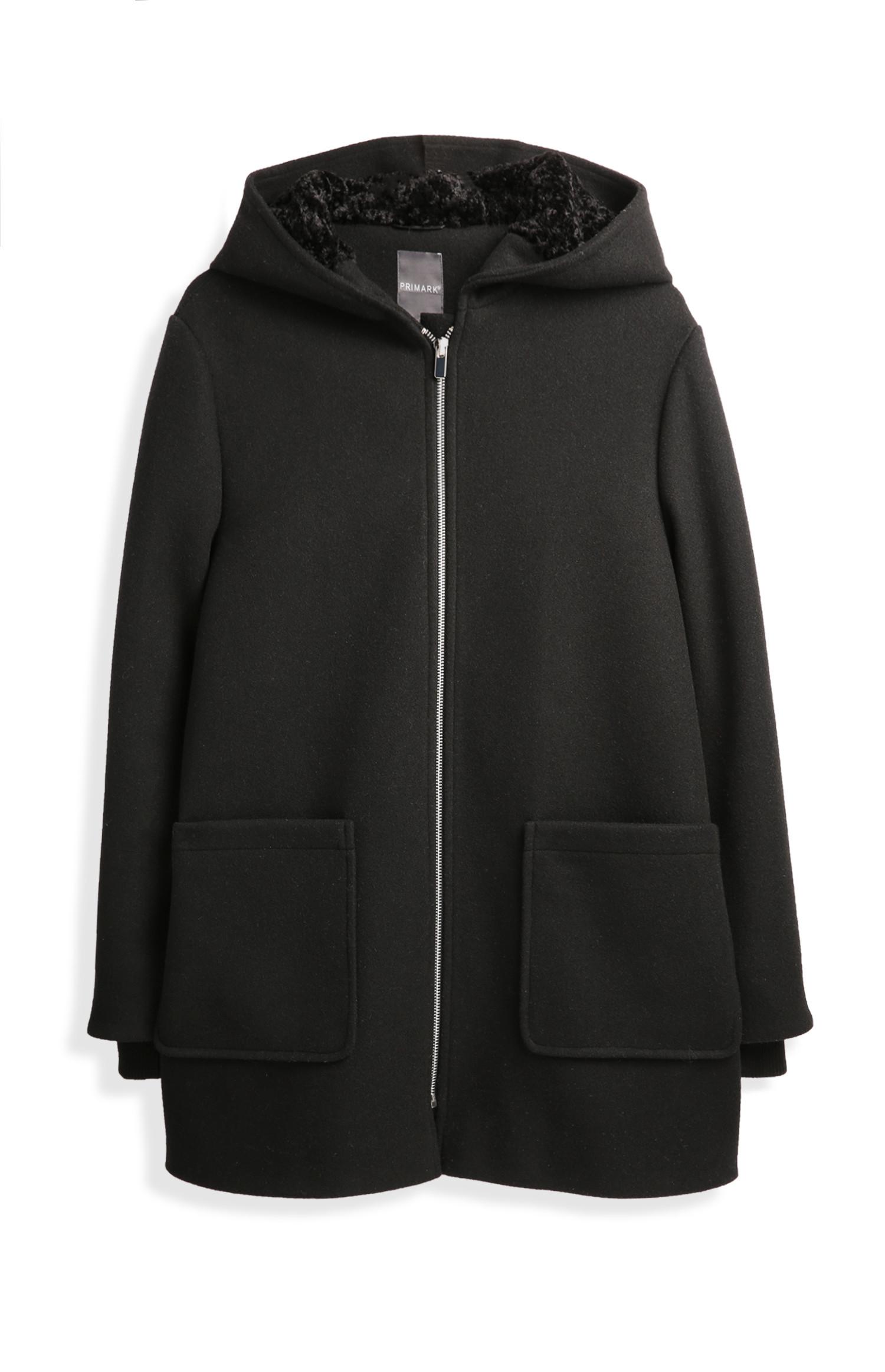 Zwarte gevoerde duffeljas