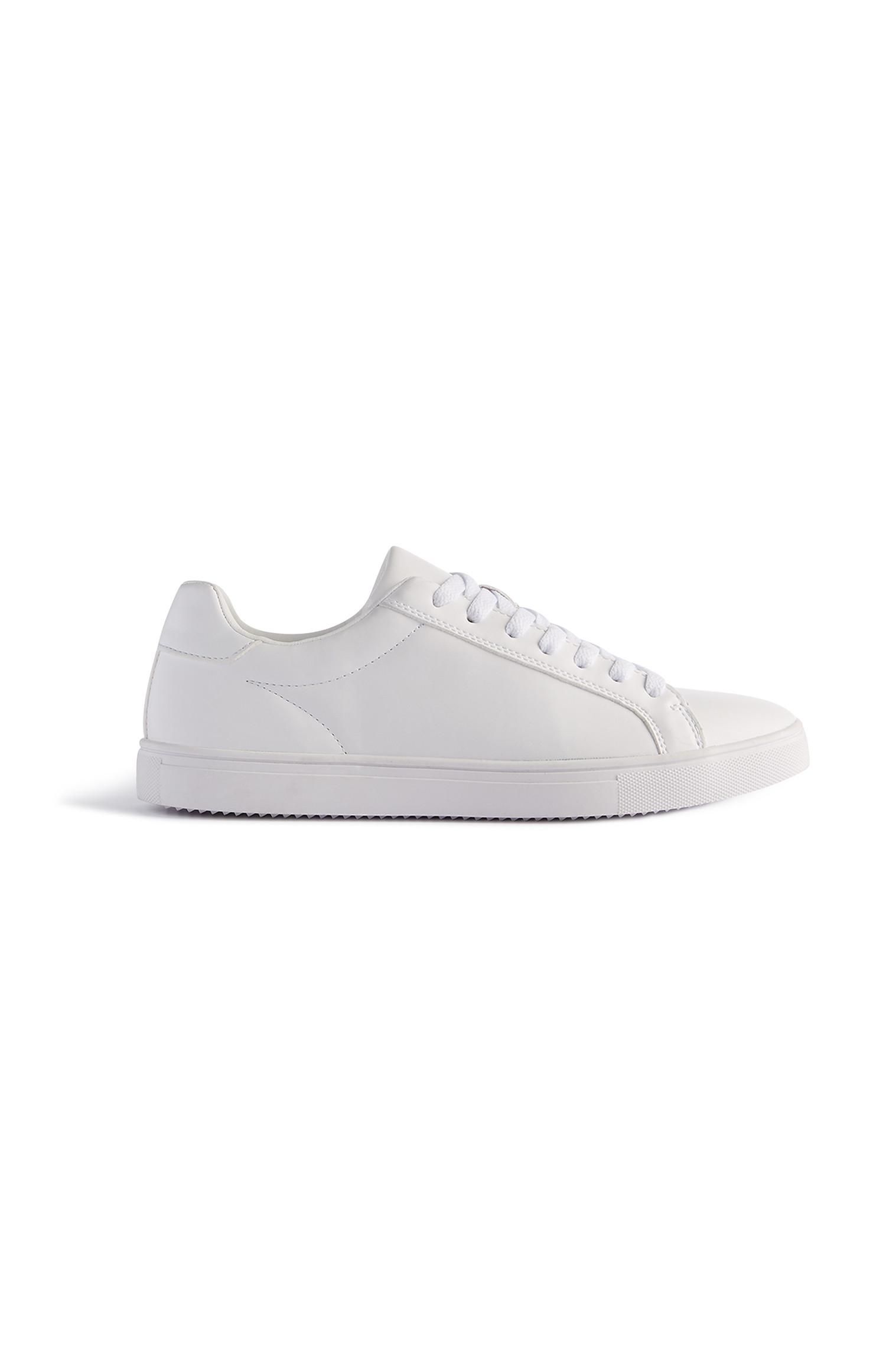 Weiße Pump-Sneaker zum Schnüren