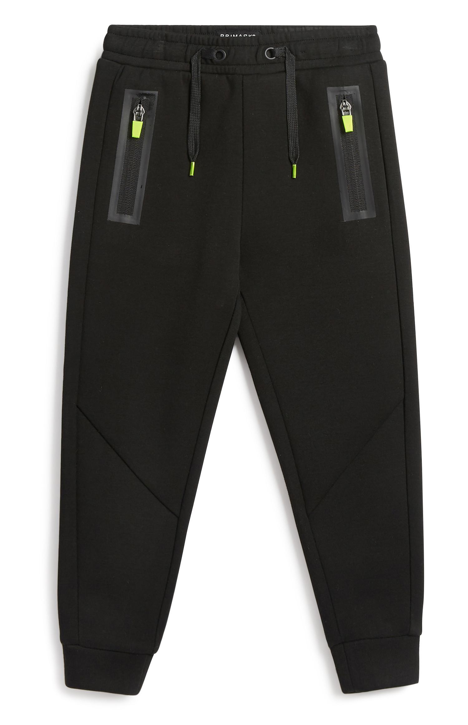 Sportliche schwarze Jogginghose (kleine Jungen)