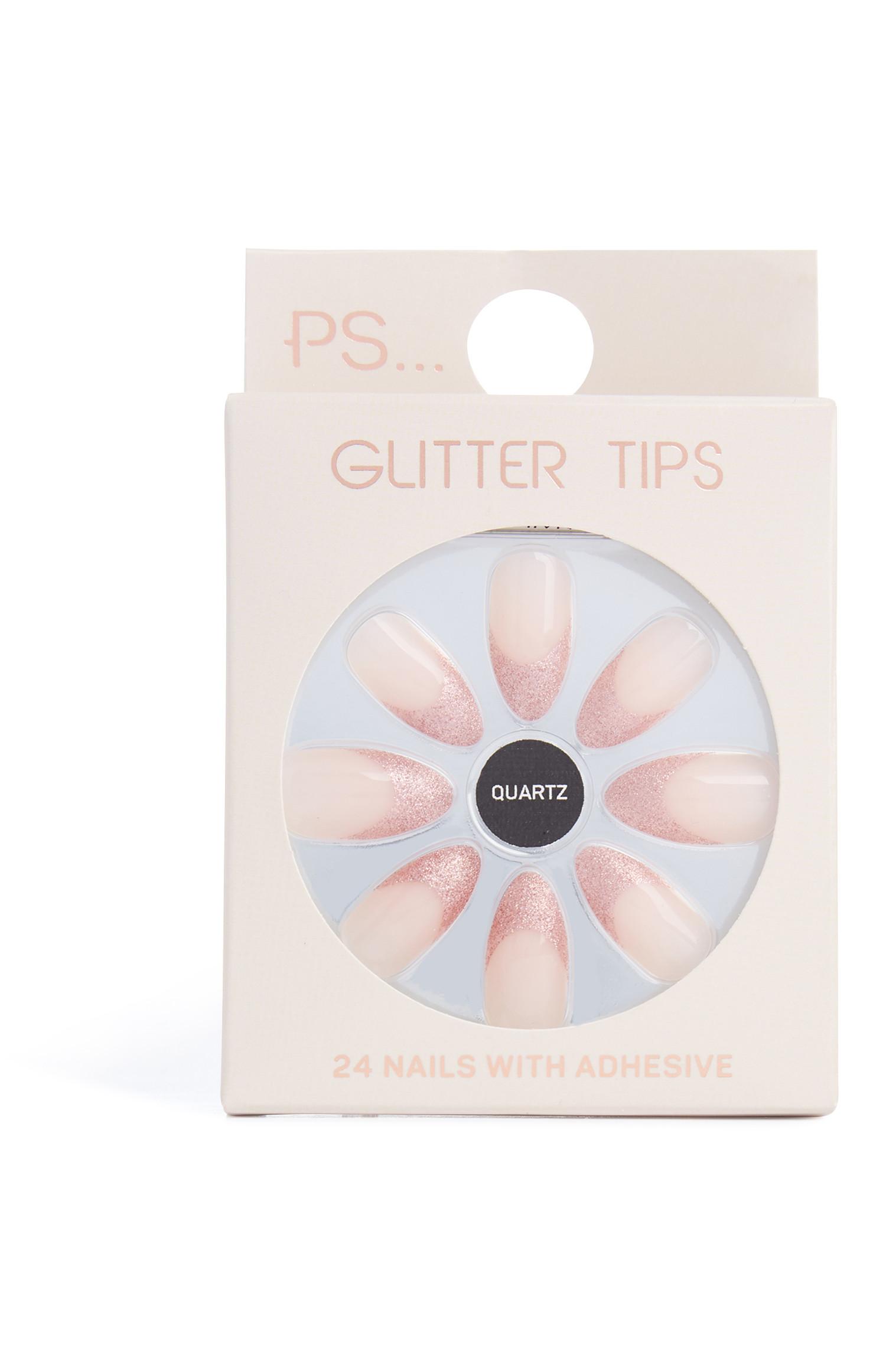 Unghie finte con punta glitterata