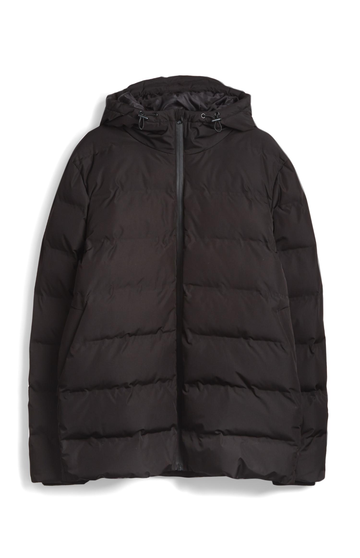 Sportliche, gefütterte Steppjacke in Schwarz