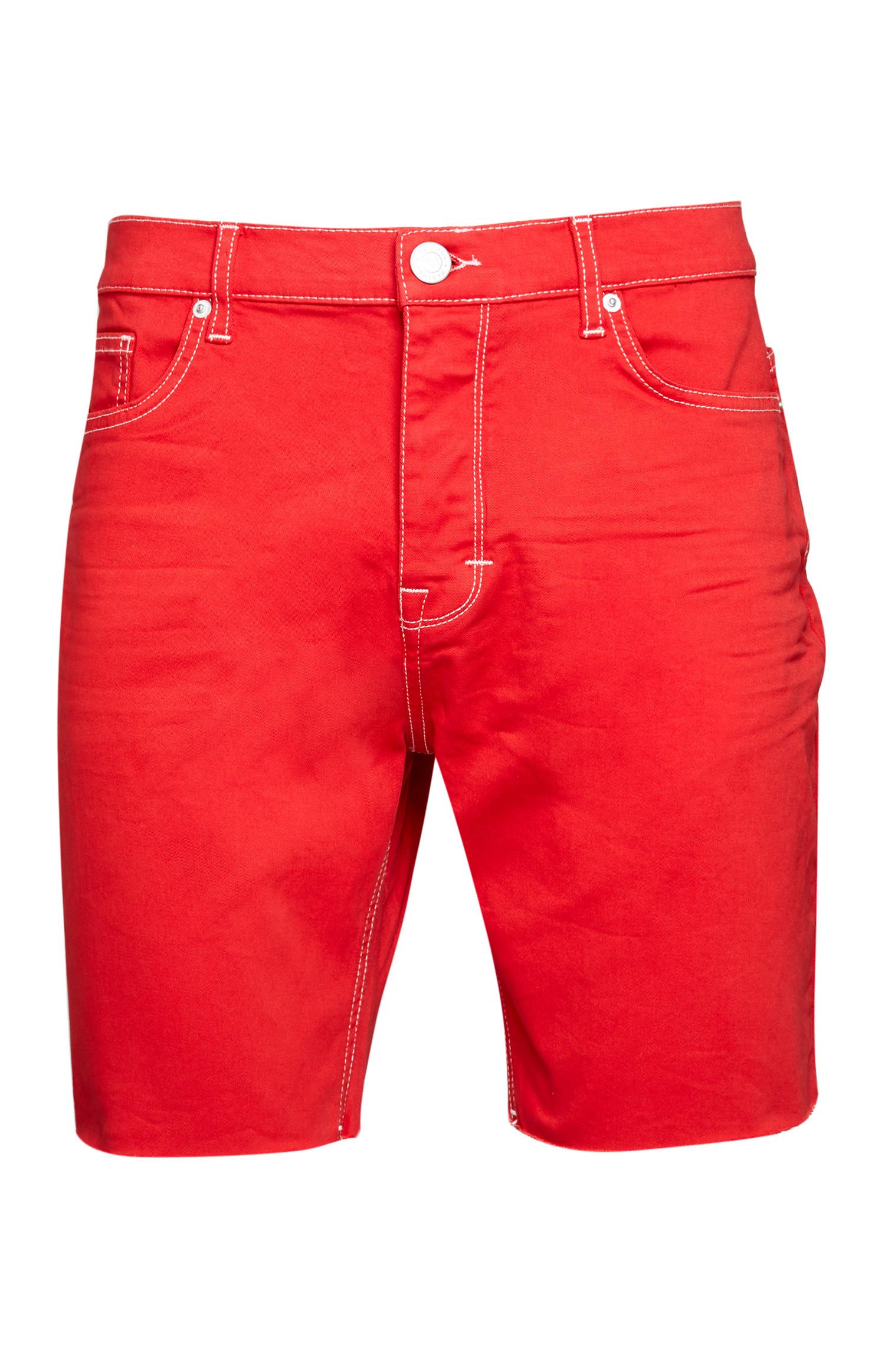 Rote Shorts