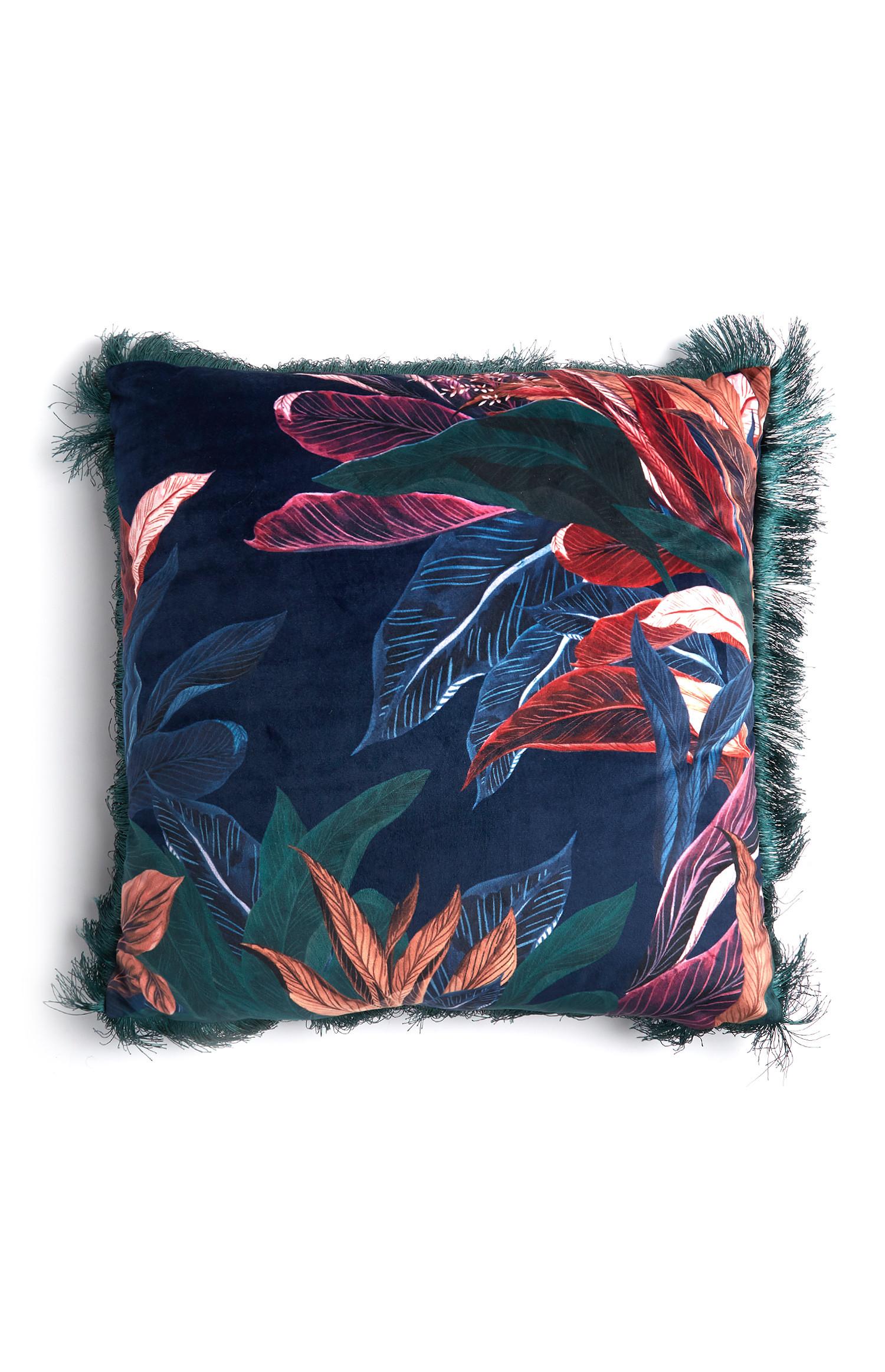 Cuscino blu in velluto con frange e stampa foglie