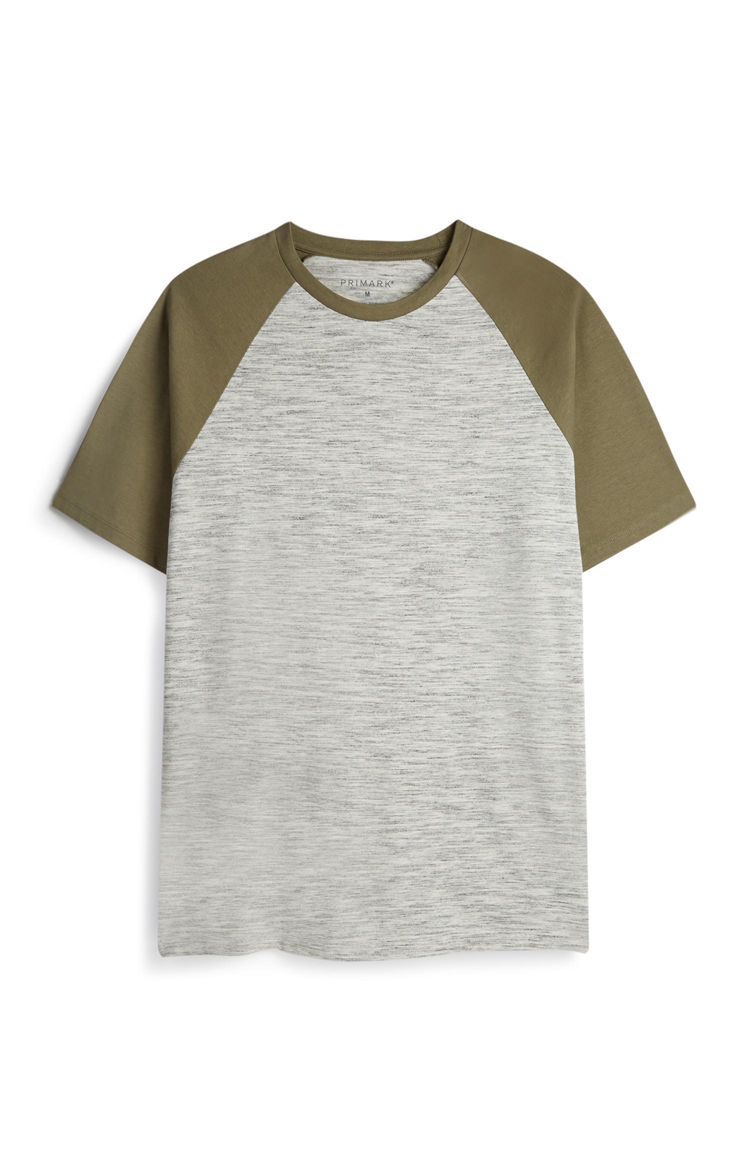 Khakifarbenes Raglan-T-Shirt