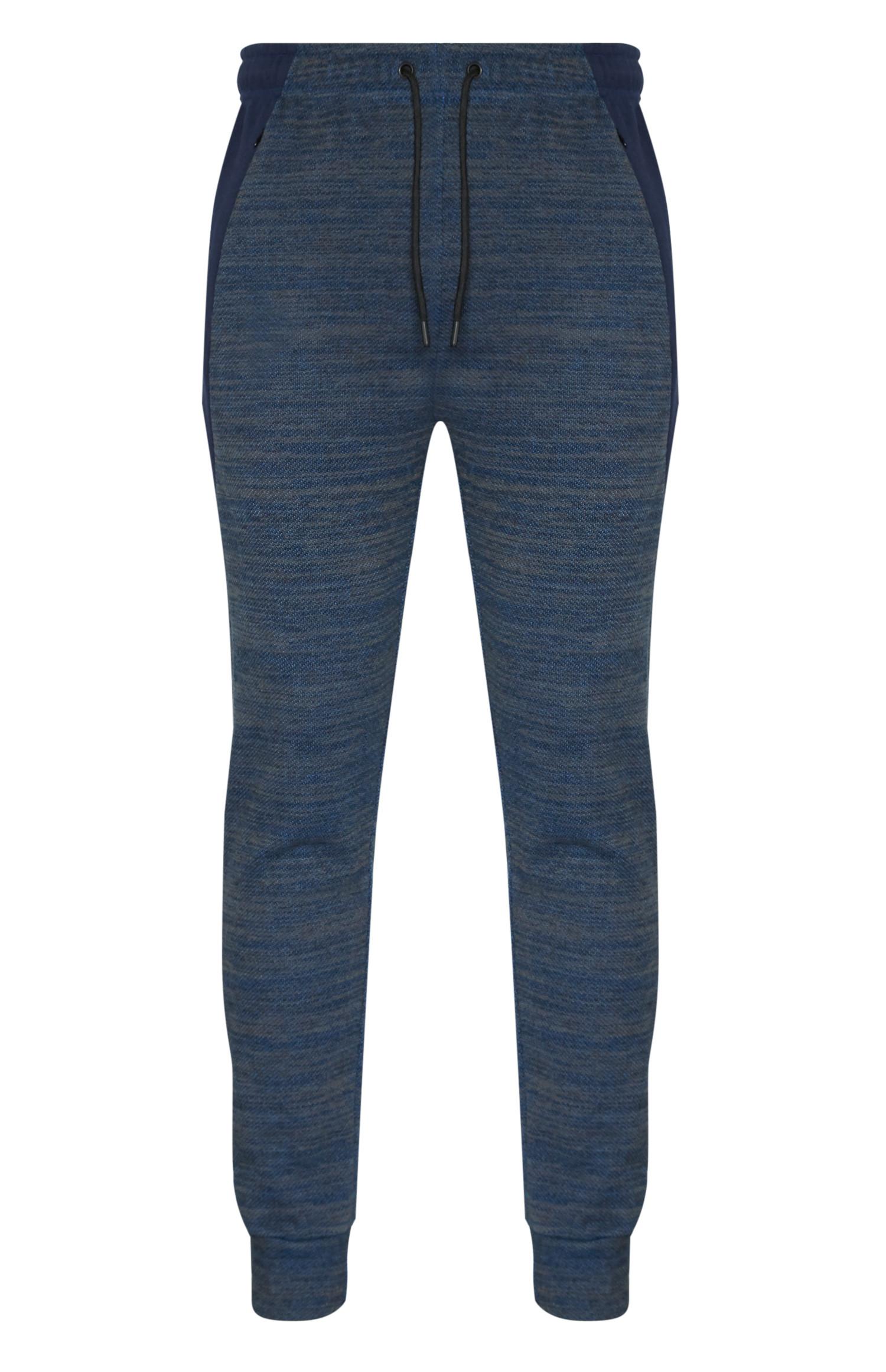 Blaue Jogginghose