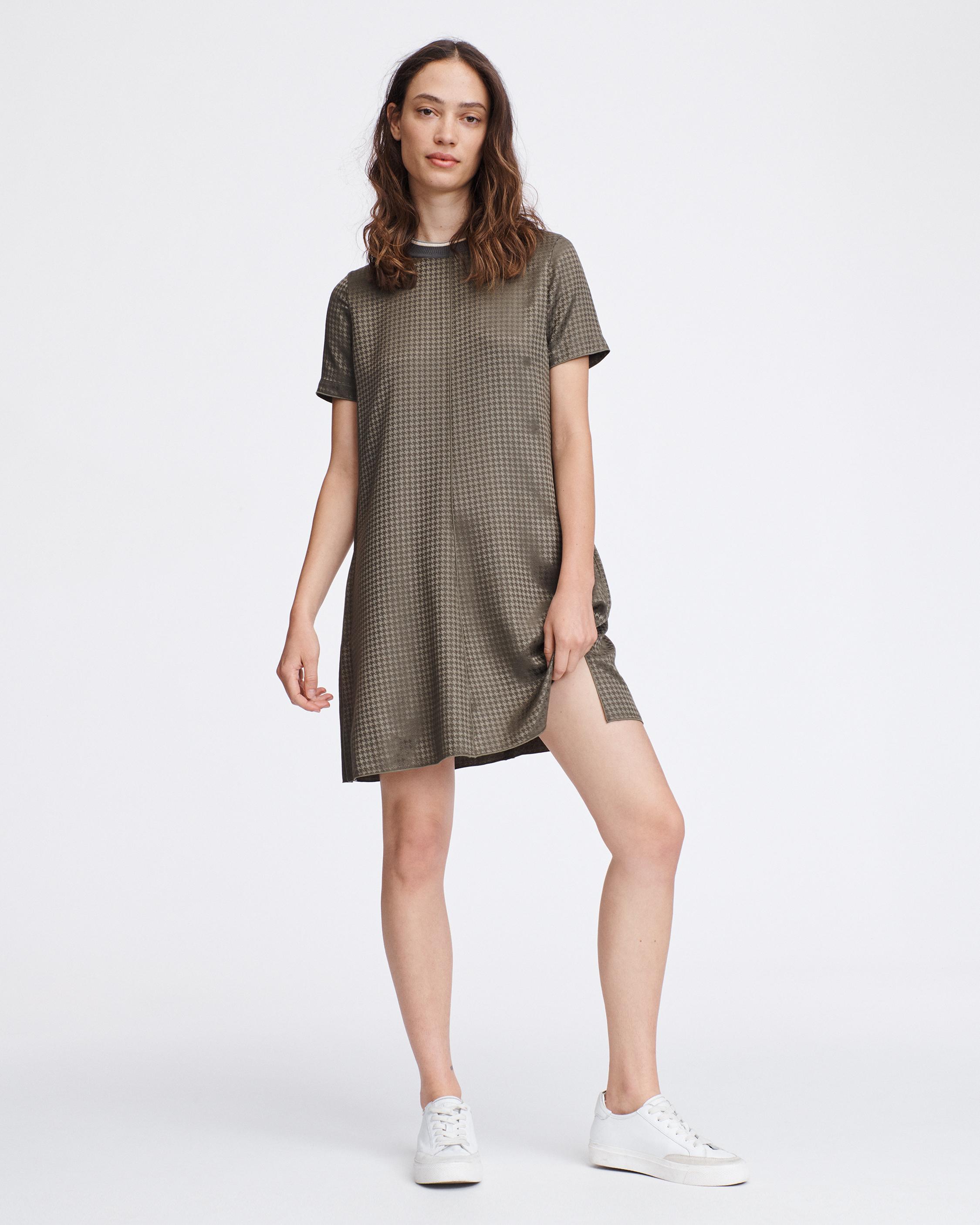 olive shirt outfits
