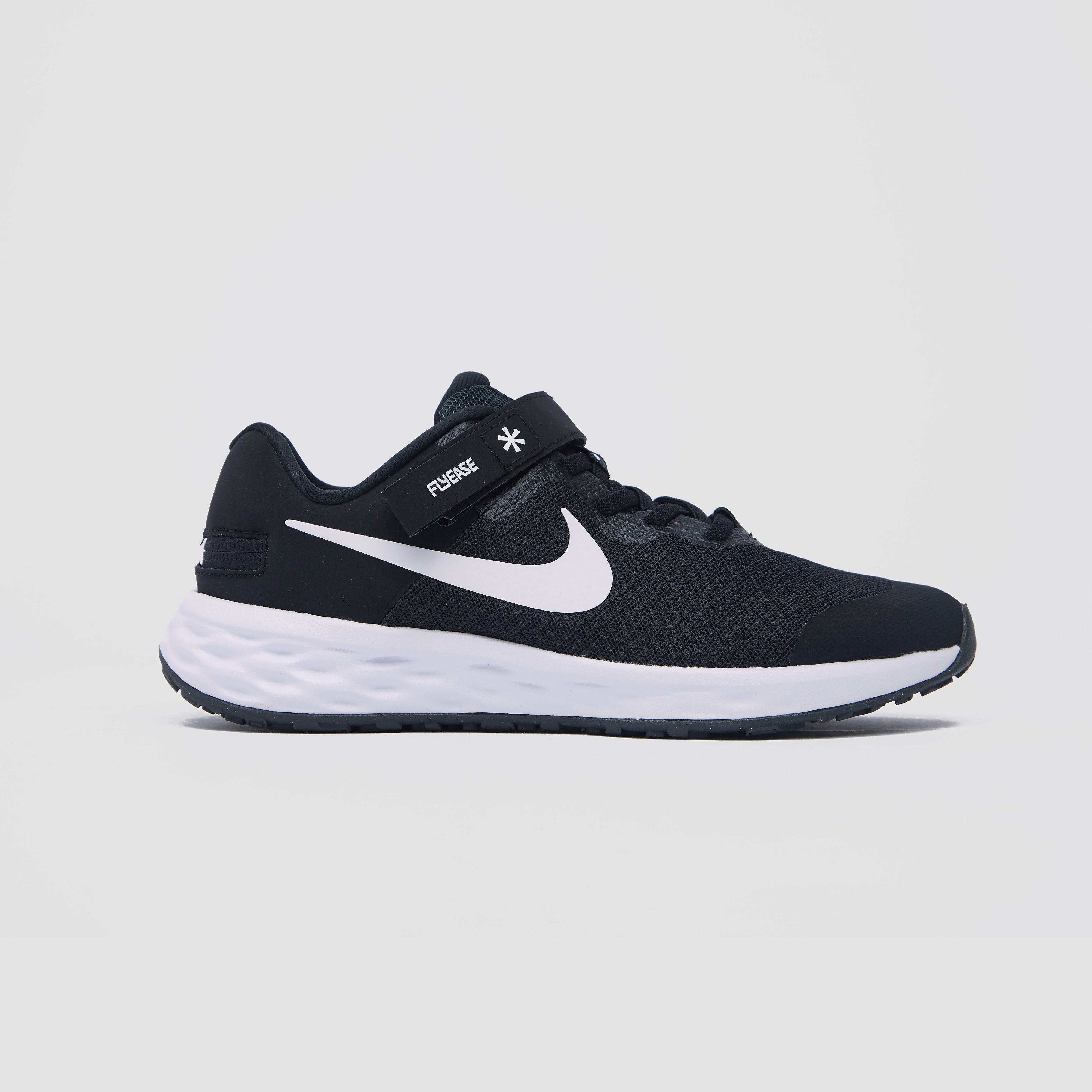 Nike Revolution 6 FlyEase Sportschoenen Unisex - Maat 37.5