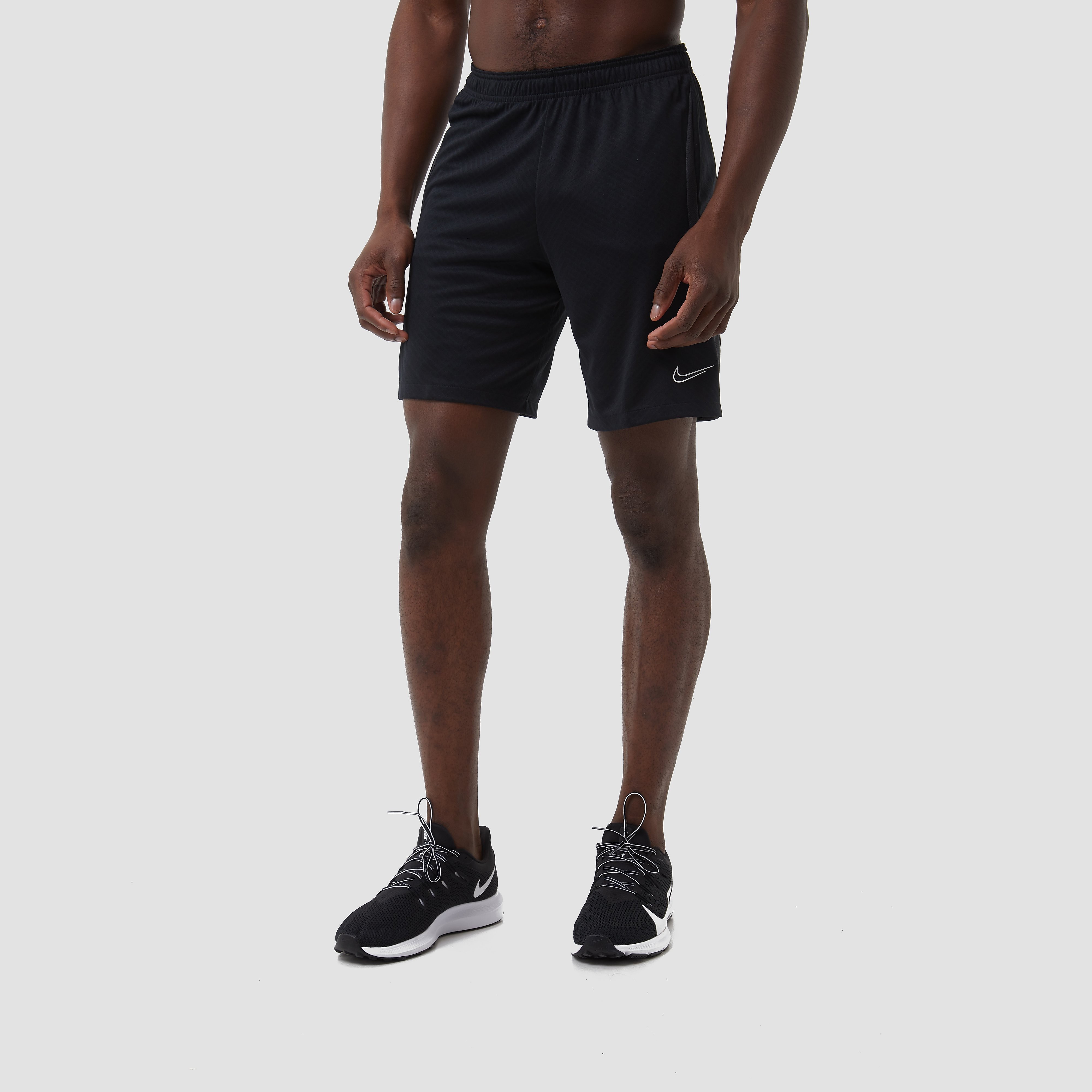 Nike Nike dri-fit strike voetbalbroekje zwart/wit heren heren
