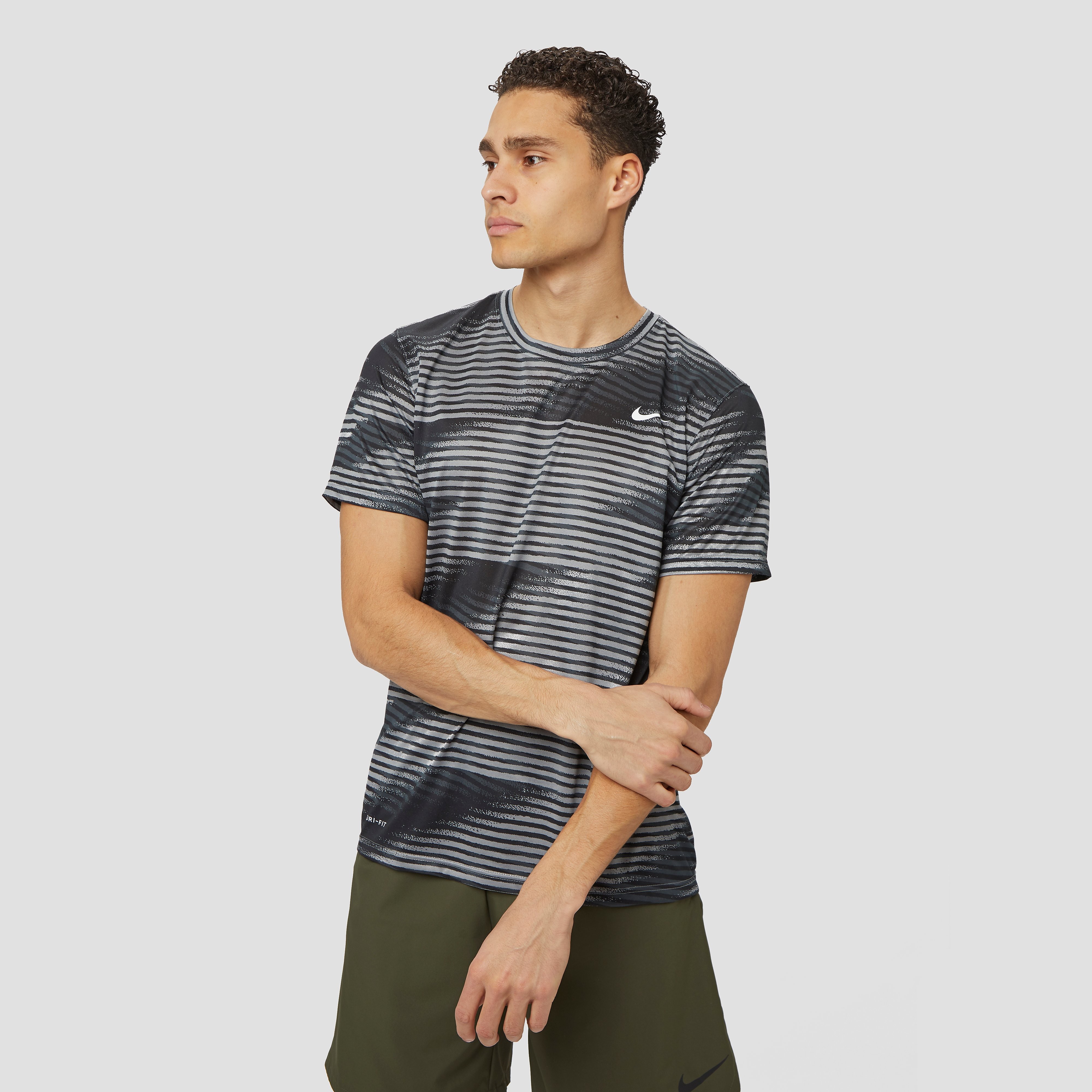 NIKE Dri-fit legend seasonal sportshirt zwart heren Heren