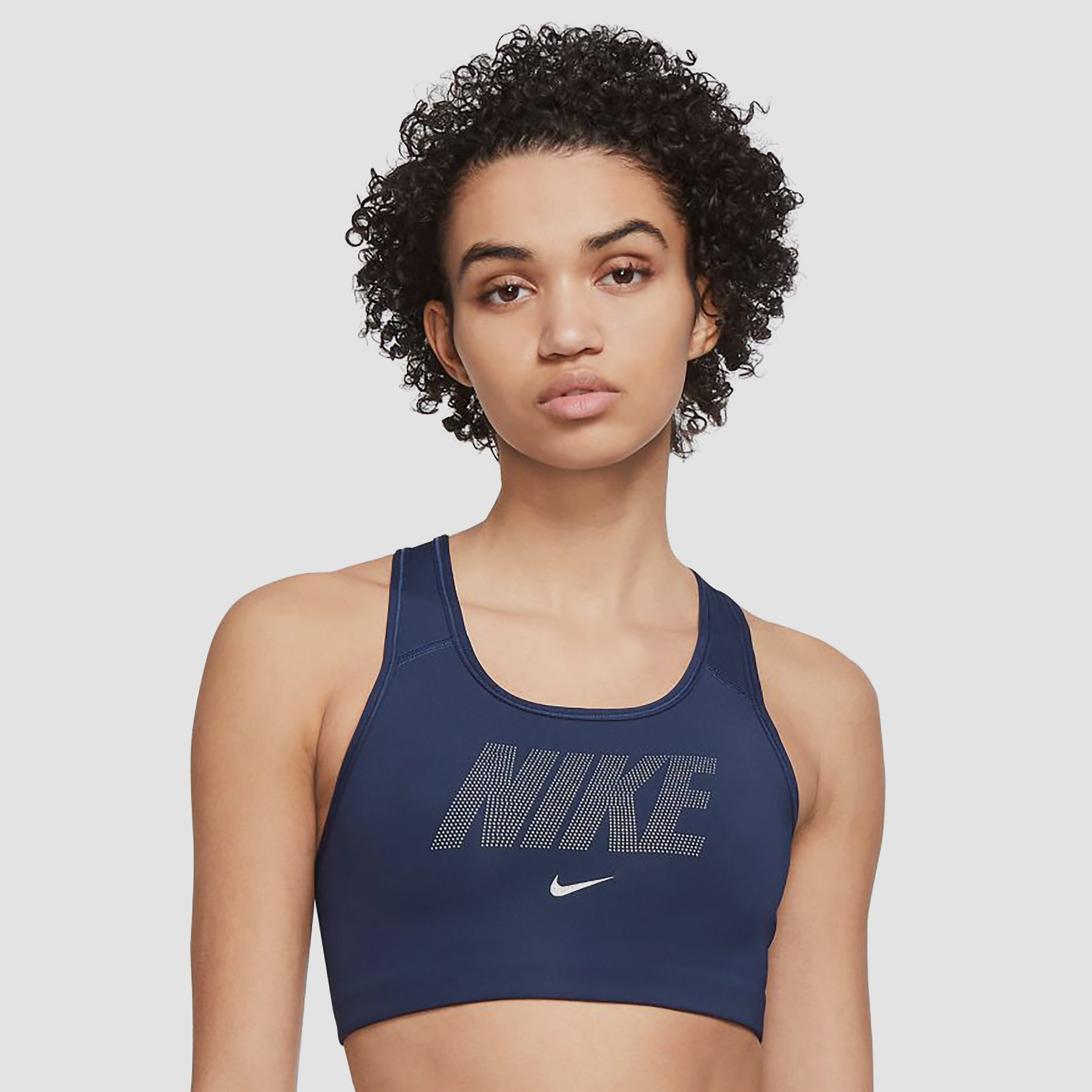 Nike Dri FIT Swoosh Niet gewatteerde sport bh met metallic graphic en medium ondersteuning Blauw online kopen