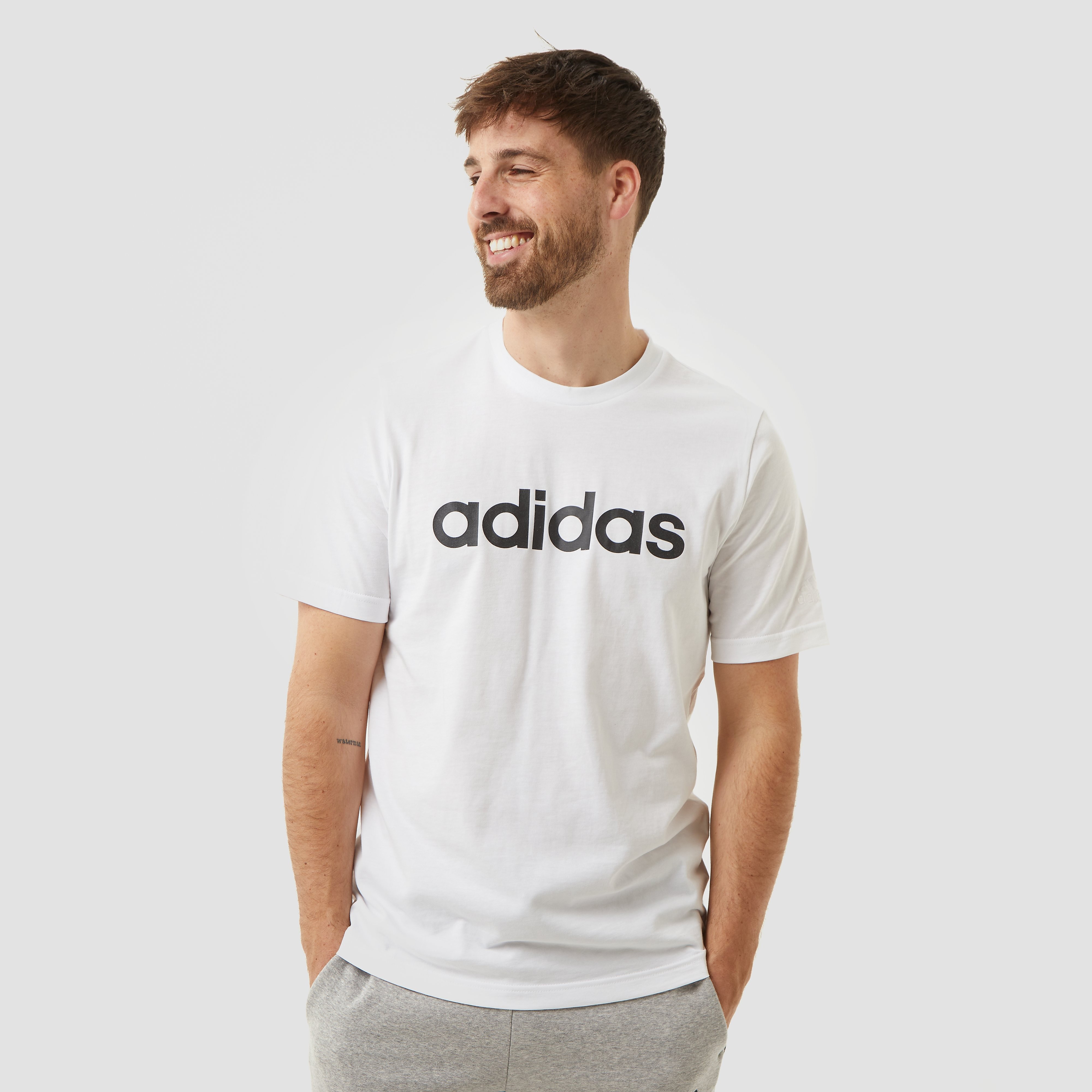adidas Adidas essentials embroidered linear logo shirt wit heren heren