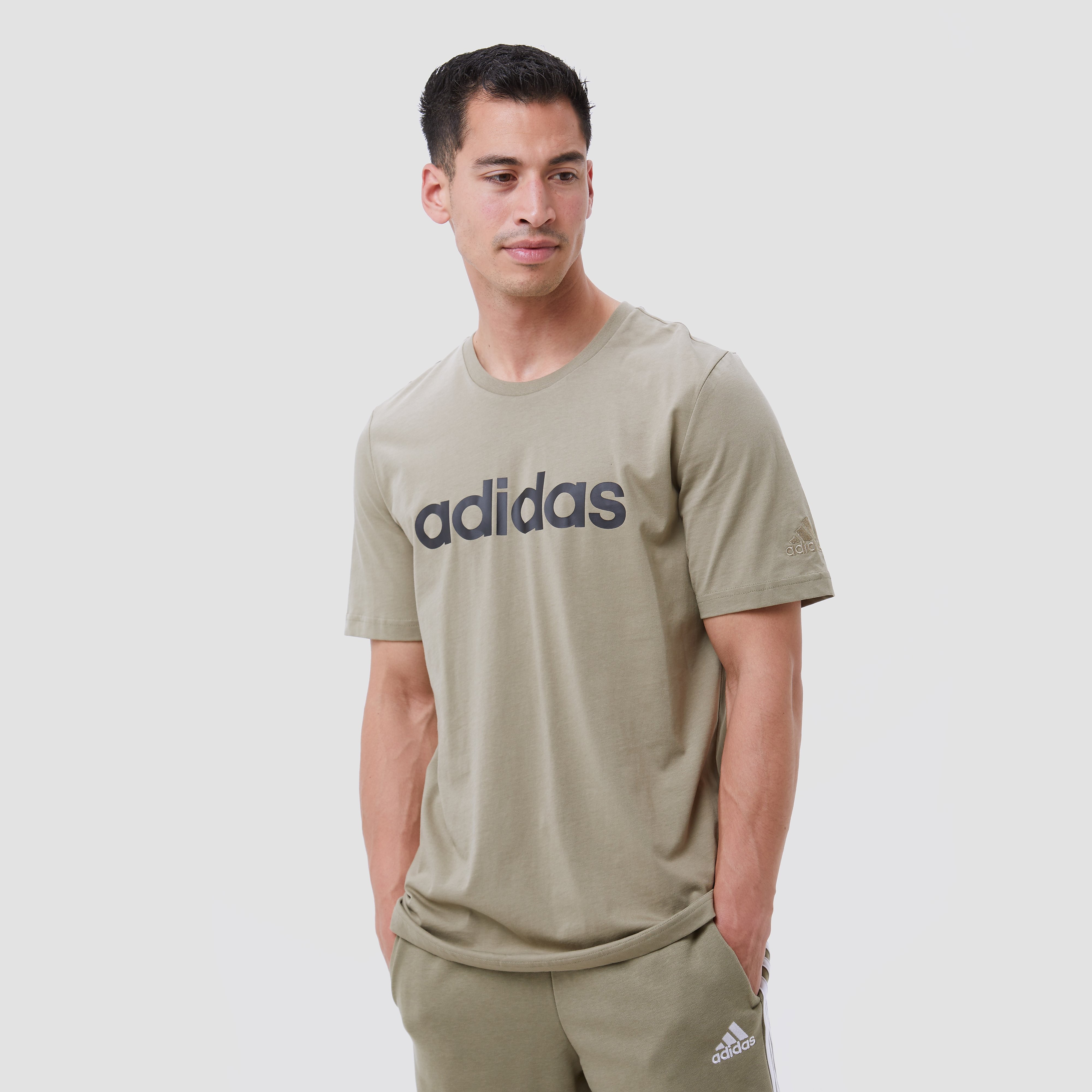 Adidas Essentials Embroidered Linear Logo Shirt Groen Heren - Maat S