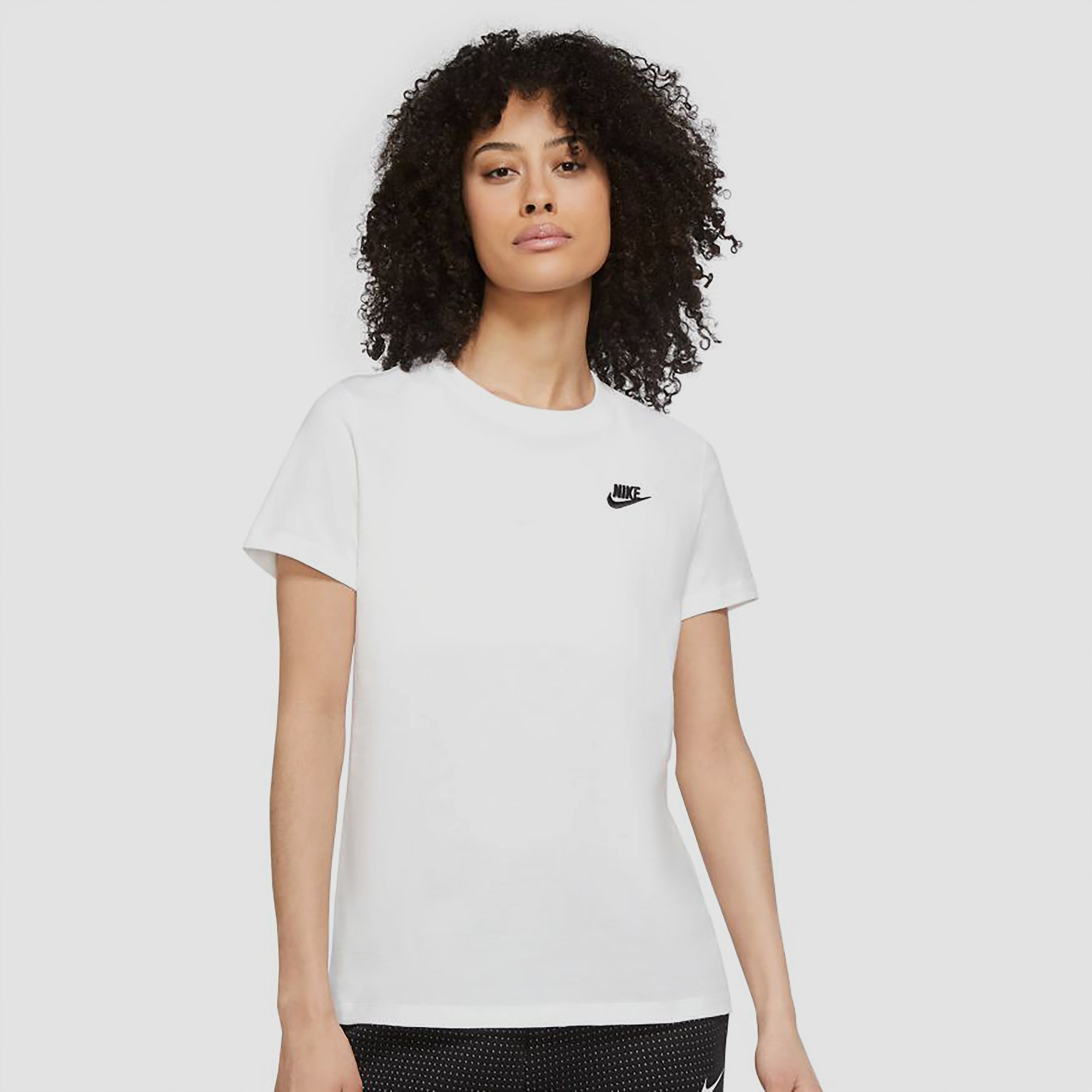 Nike Sportswear Club Dames T-Shirt - Maat M