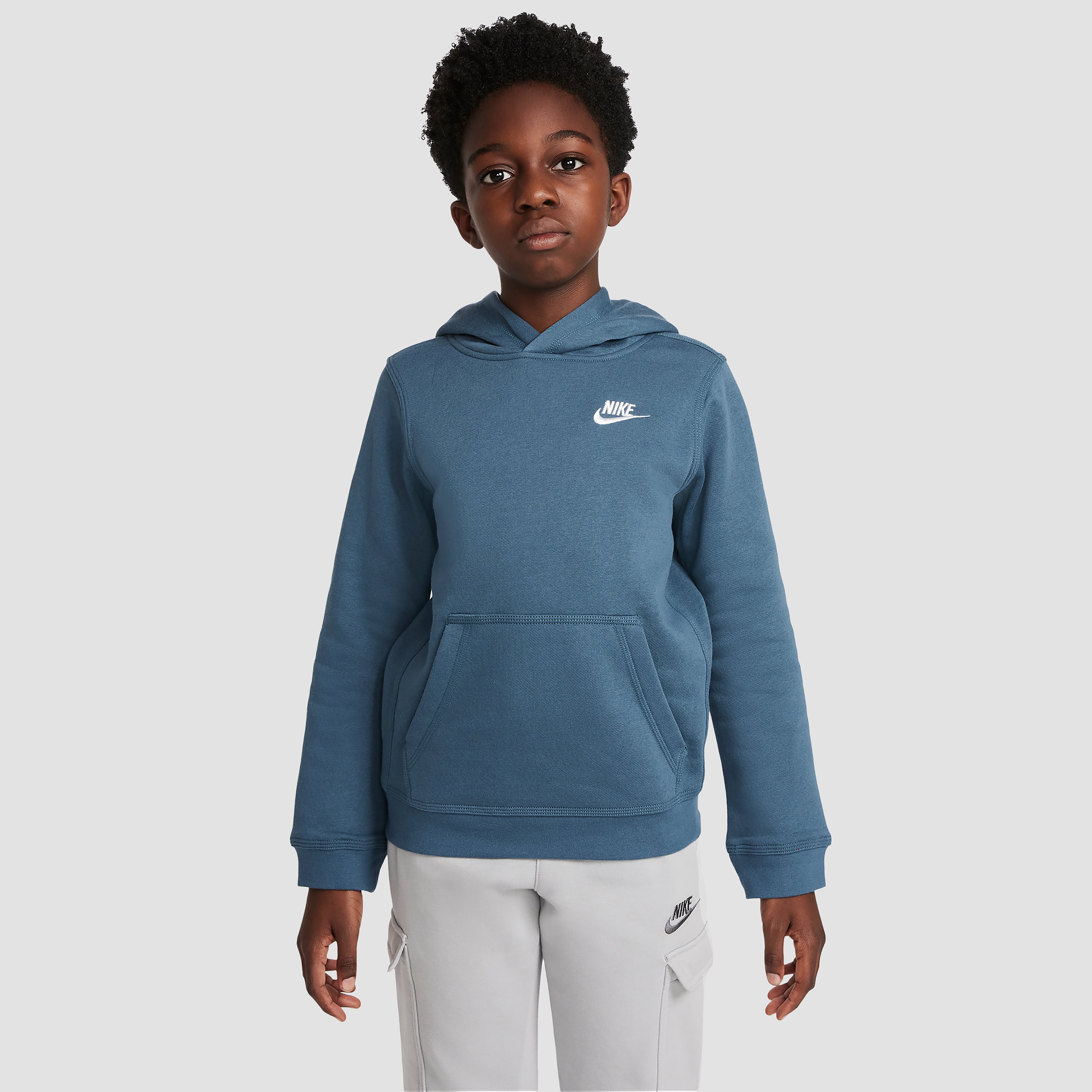 Nike Sportswear Club Jongens Sporttrui - Maat XS