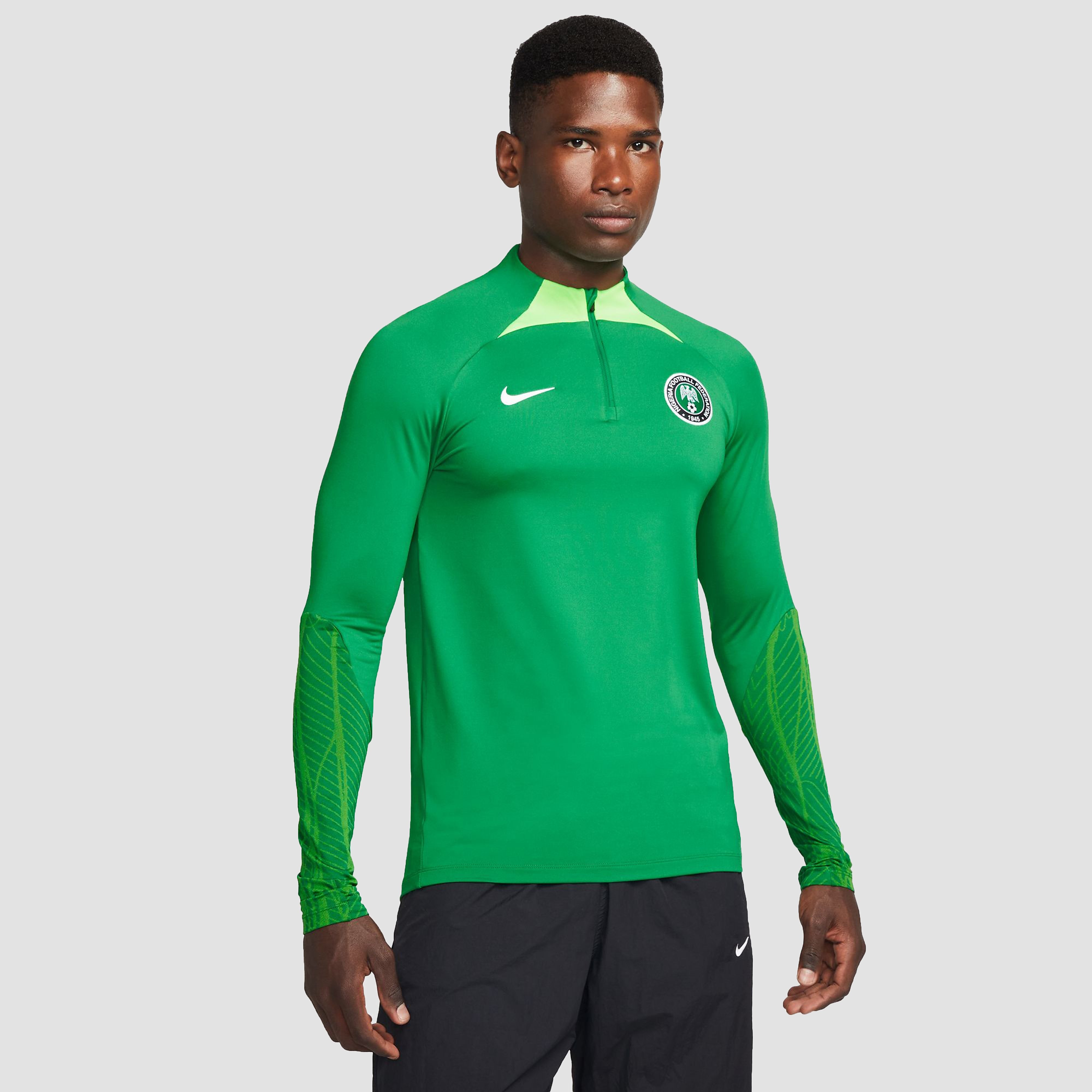 Nike Nike nigeria dri-fit strike drill trainingstop groen heren heren