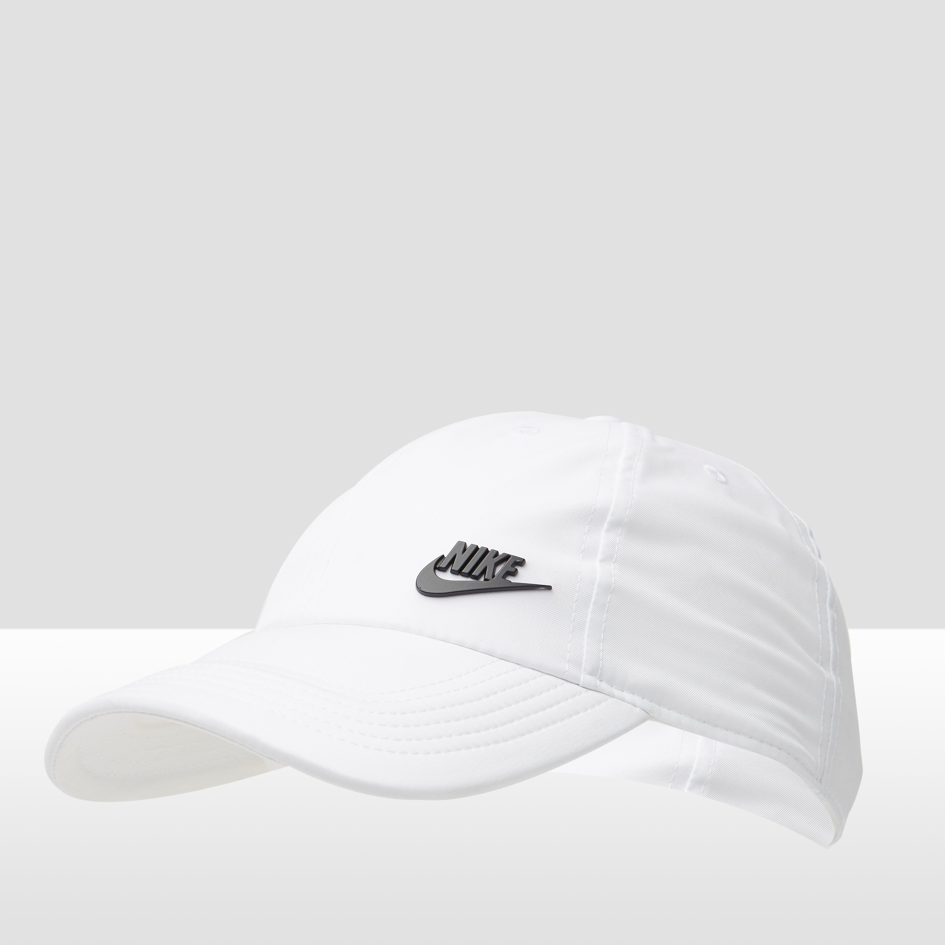 NIKE Futura heritagel 86 pet wit Dames
